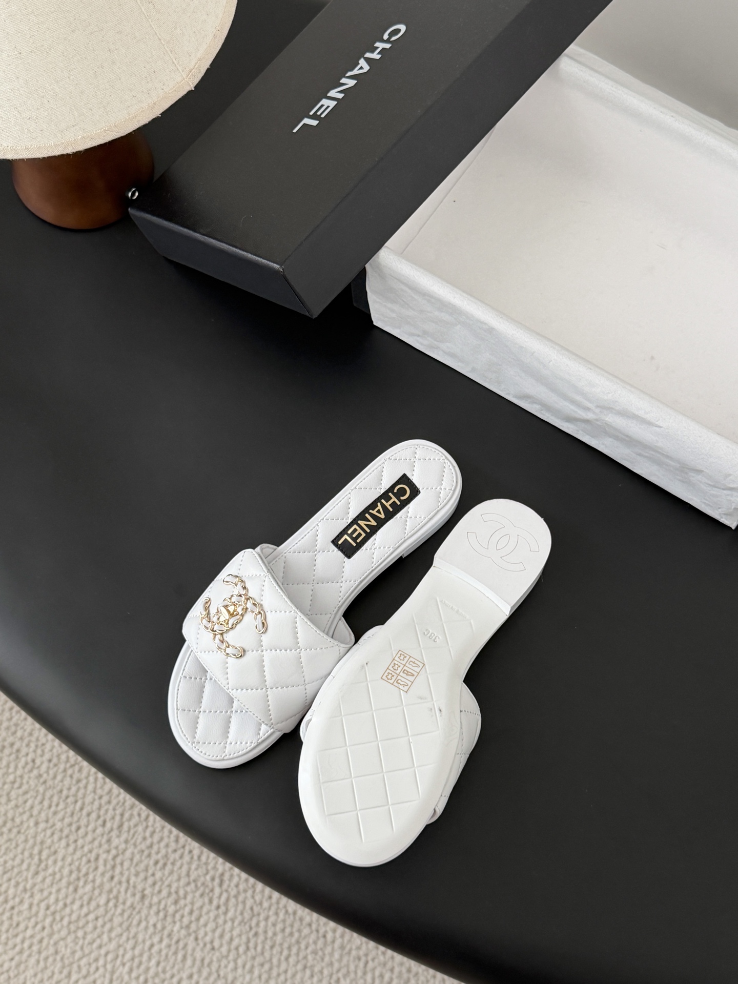 Chanel 26C春夏新款全系列链条拖鞋全系列首发 专柜有的我都有！高版本高品质鞋面牛皮/原版面料 内