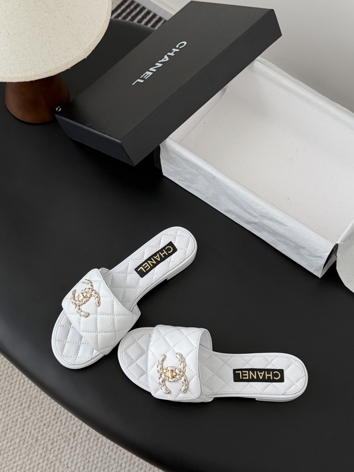 Chanel 26C春夏新款全系列链条拖鞋全系列首发 专柜有的我都有！高版本高品质鞋面牛皮/原版面料 内