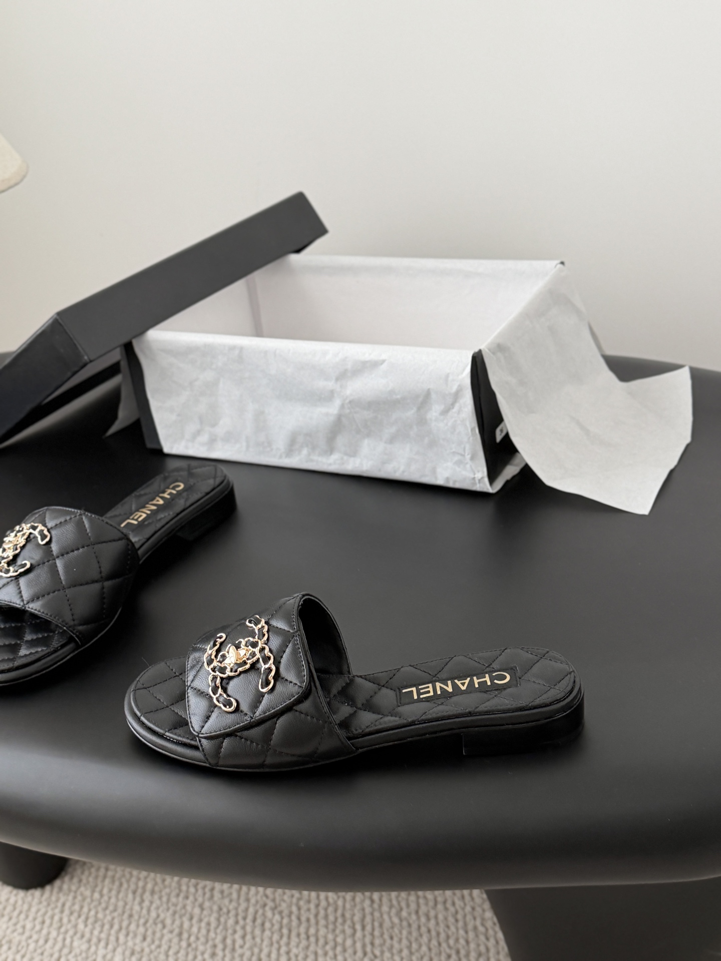 Chanel 26C春夏新款全系列链条拖鞋全系列首发 专柜有的我都有！高版本高品质鞋面牛皮/原版面料 内