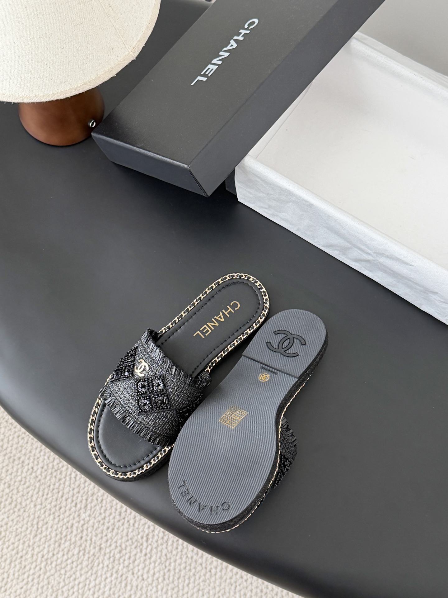 Chanel 26C春夏新款全系列链条拖鞋全系列首发 专柜有的我都有！高版本高品质鞋面牛皮/原版面料 内