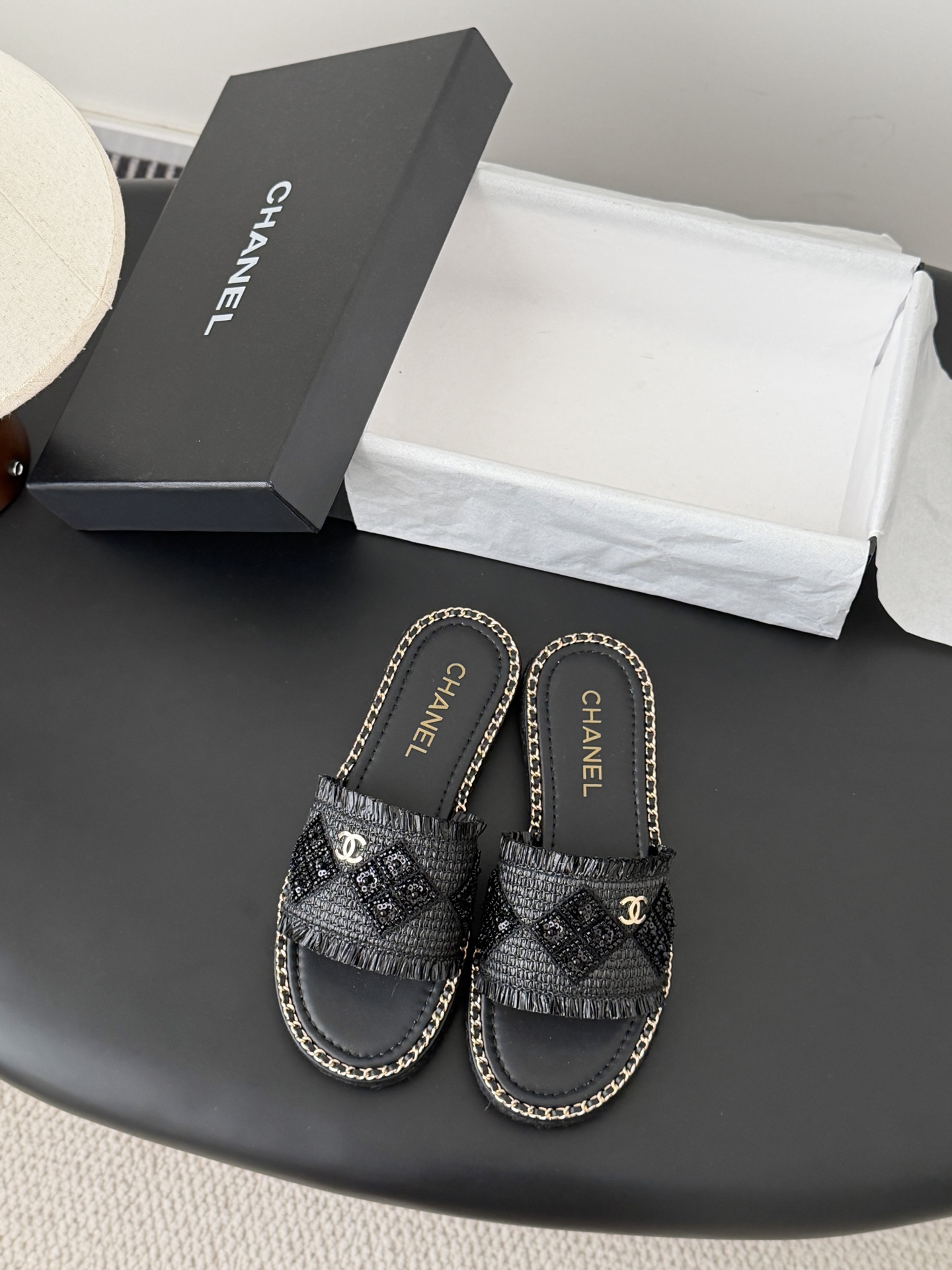 Chanel 26C春夏新款全系列链条拖鞋全系列首发 专柜有的我都有！高版本高品质鞋面牛皮/原版面料 内