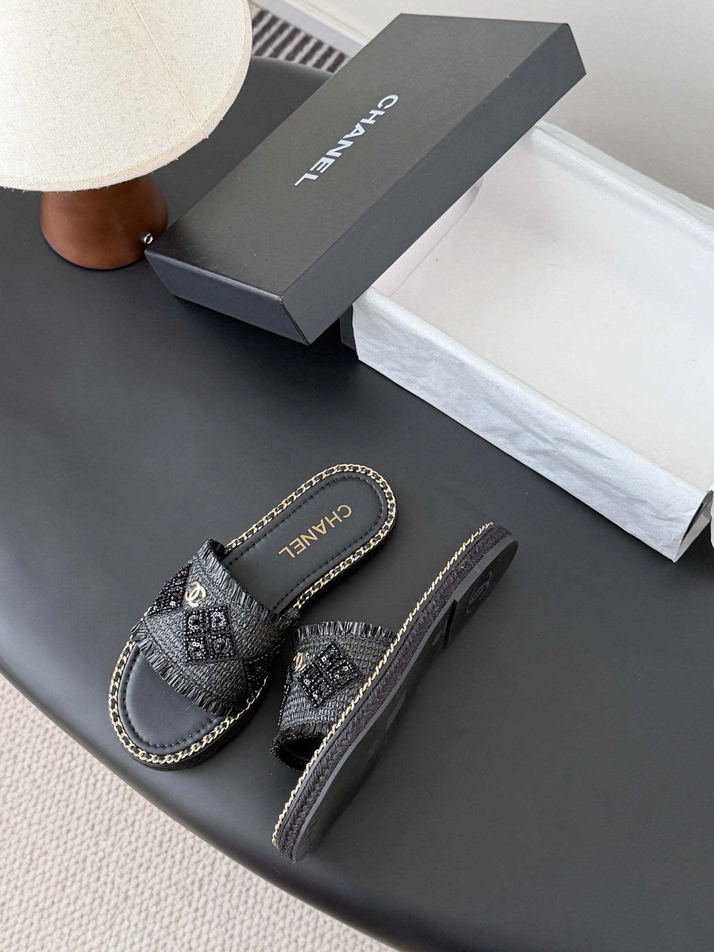 Chanel 26C春夏新款全系列链条拖鞋全系列首发 专柜有的我都有！高版本高品质鞋面牛皮/原版面料 内