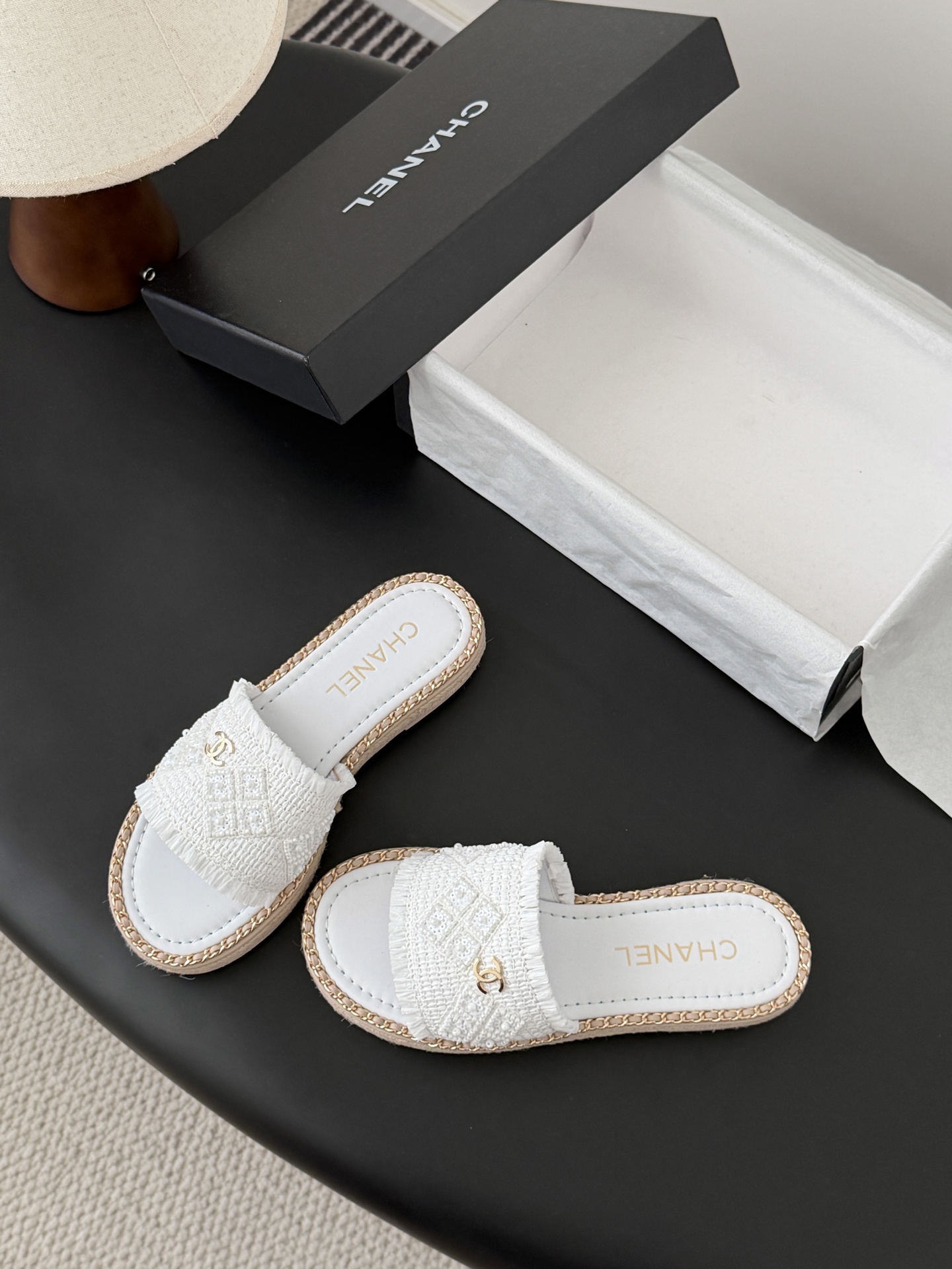 Chanel 26C春夏新款全系列链条拖鞋全系列首发 专柜有的我都有！高版本高品质鞋面牛皮/原版面料 内