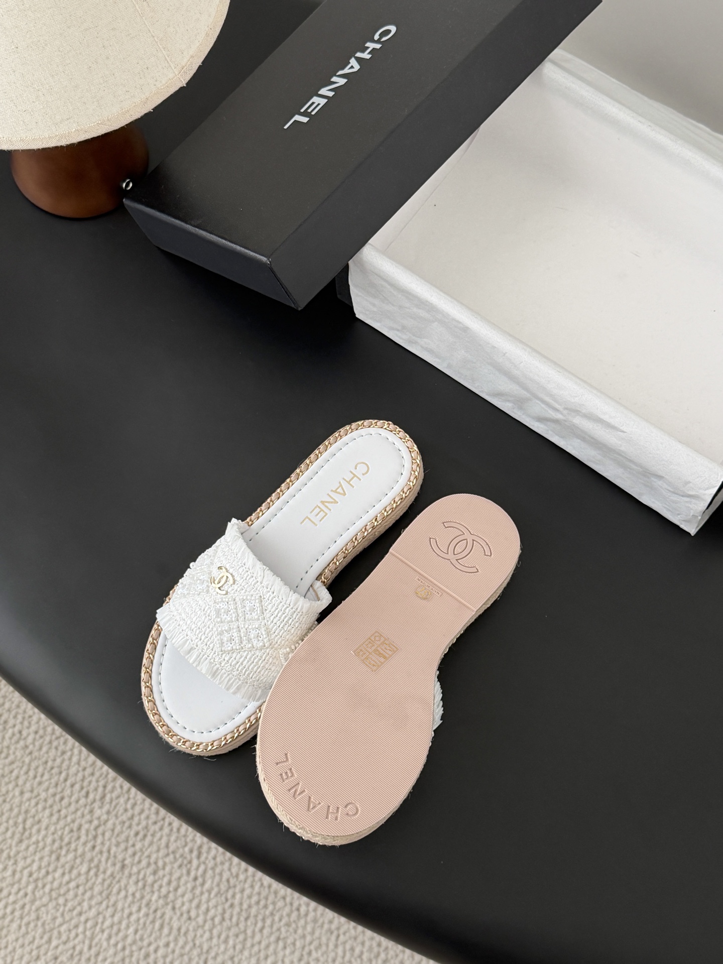 Chanel 26C春夏新款全系列链条拖鞋全系列首发 专柜有的我都有！高版本高品质鞋面牛皮/原版面料 内