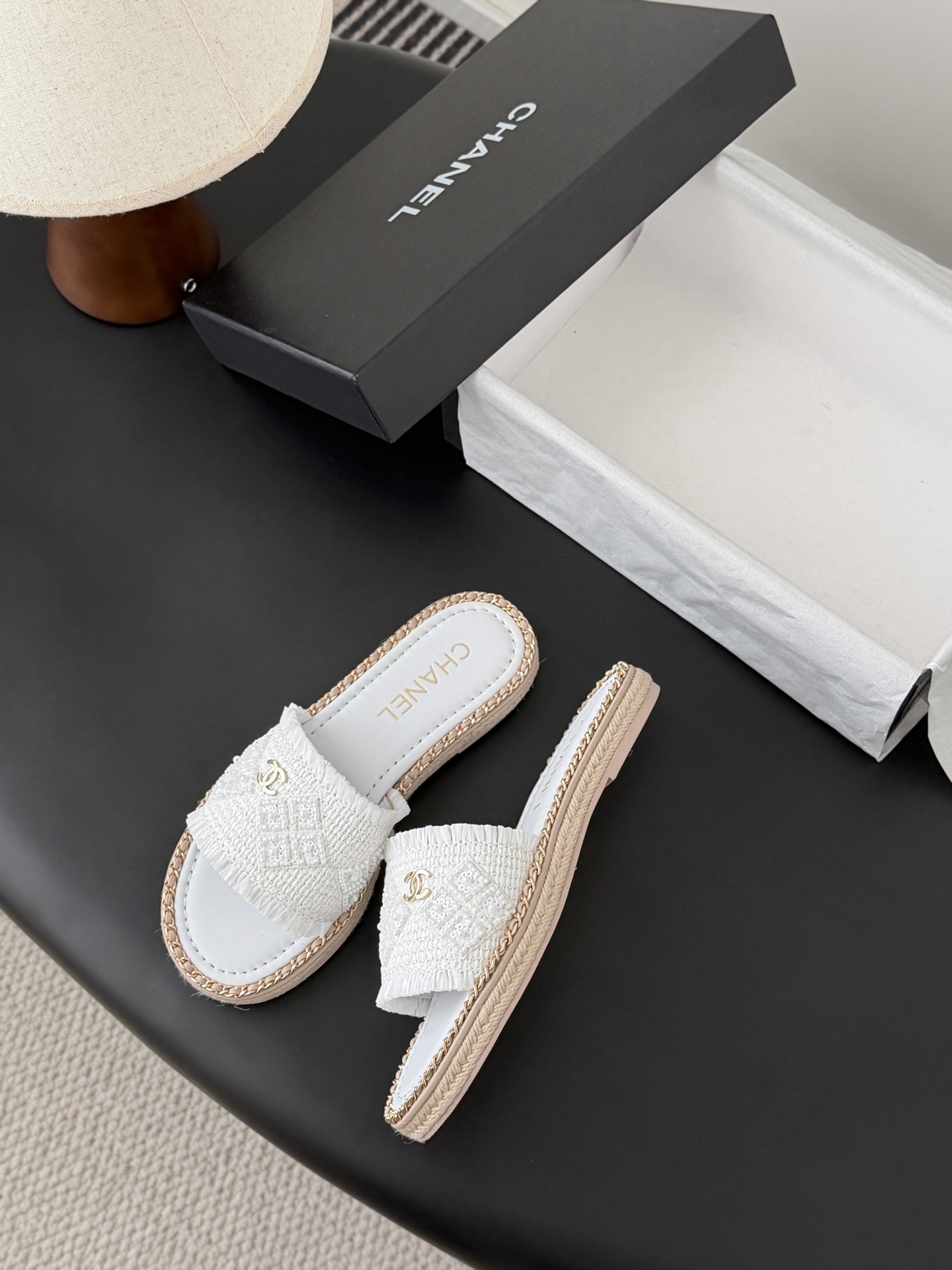 Chanel 26C春夏新款全系列链条拖鞋全系列首发 专柜有的我都有！高版本高品质鞋面牛皮/原版面料 内