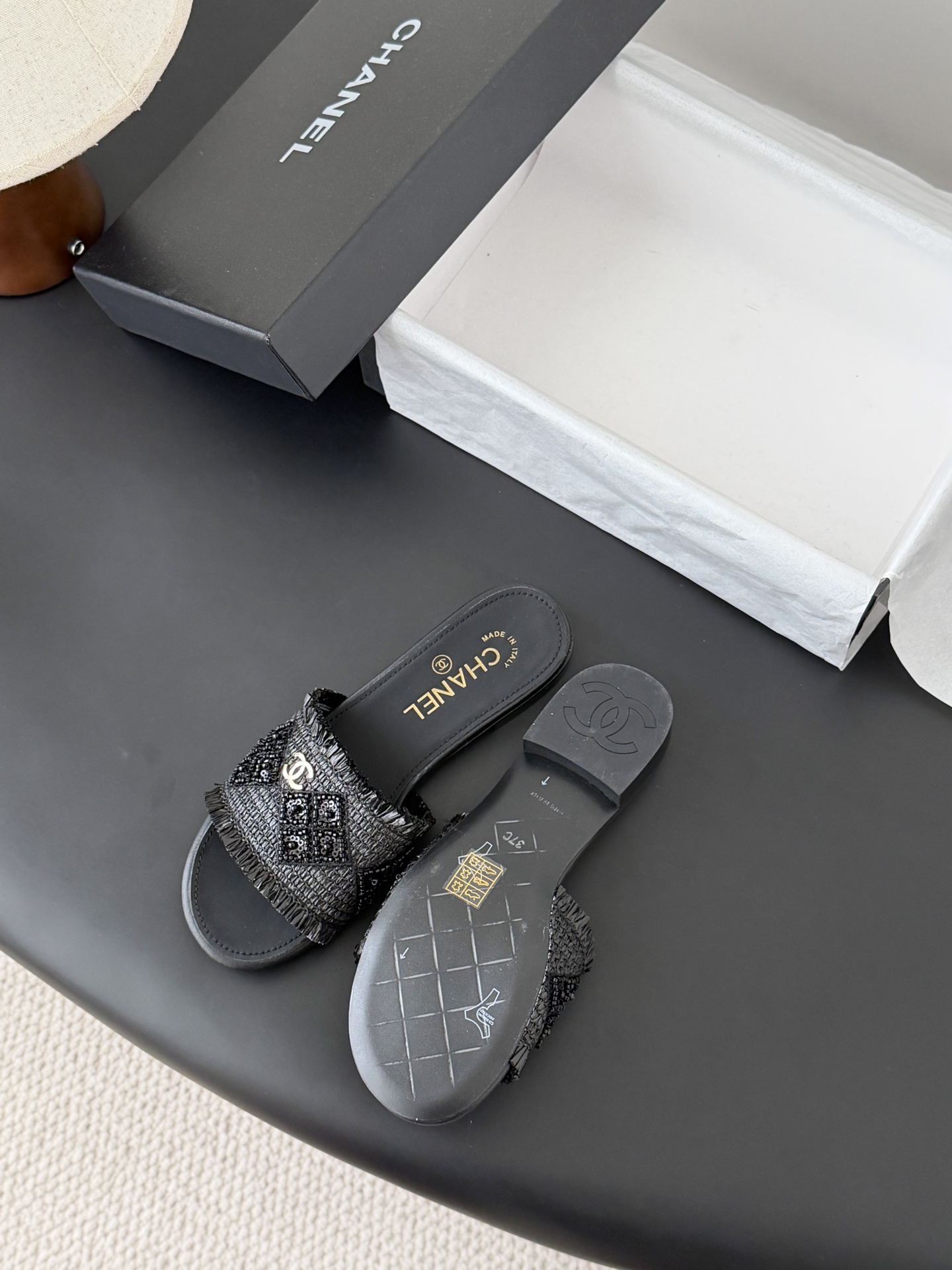 Chanel 26C春夏新款全系列链条拖鞋全系列首发 专柜有的我都有！高版本高品质鞋面牛皮/原版面料 内