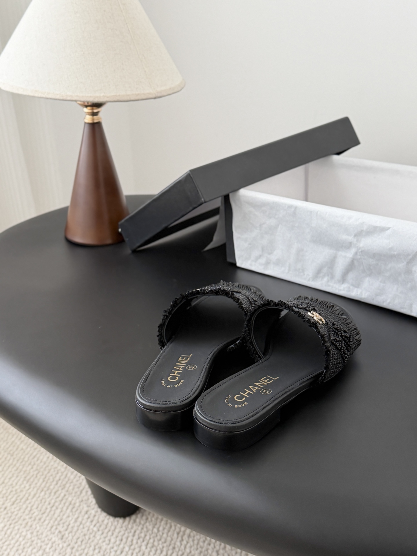 Chanel 26C春夏新款全系列链条拖鞋全系列首发 专柜有的我都有！高版本高品质鞋面牛皮/原版面料 内