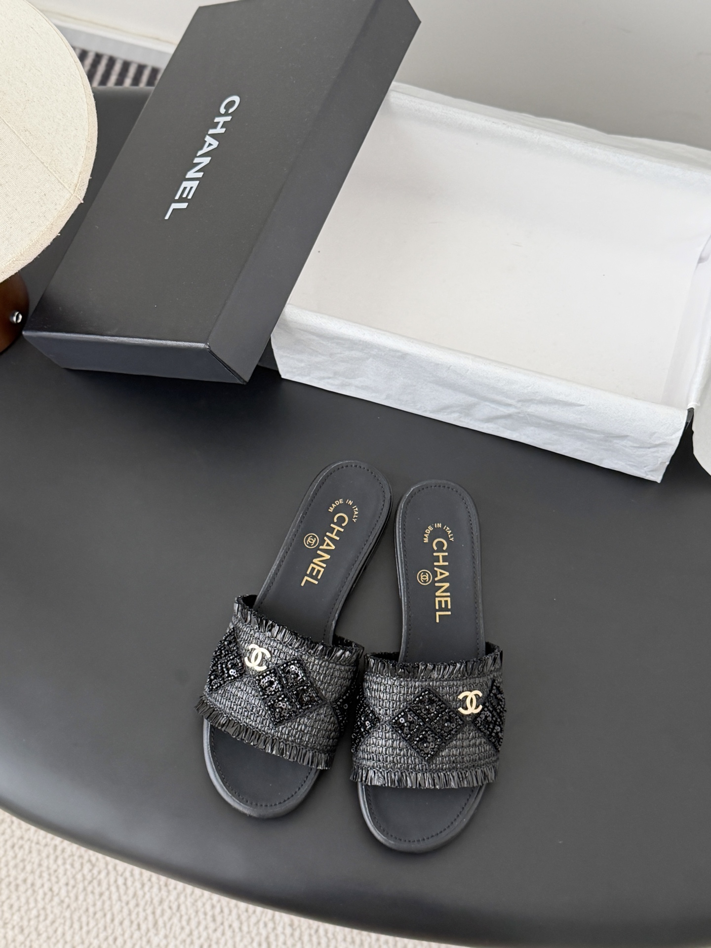 Chanel 26C春夏新款全系列链条拖鞋全系列首发 专柜有的我都有！高版本高品质鞋面牛皮/原版面料 内