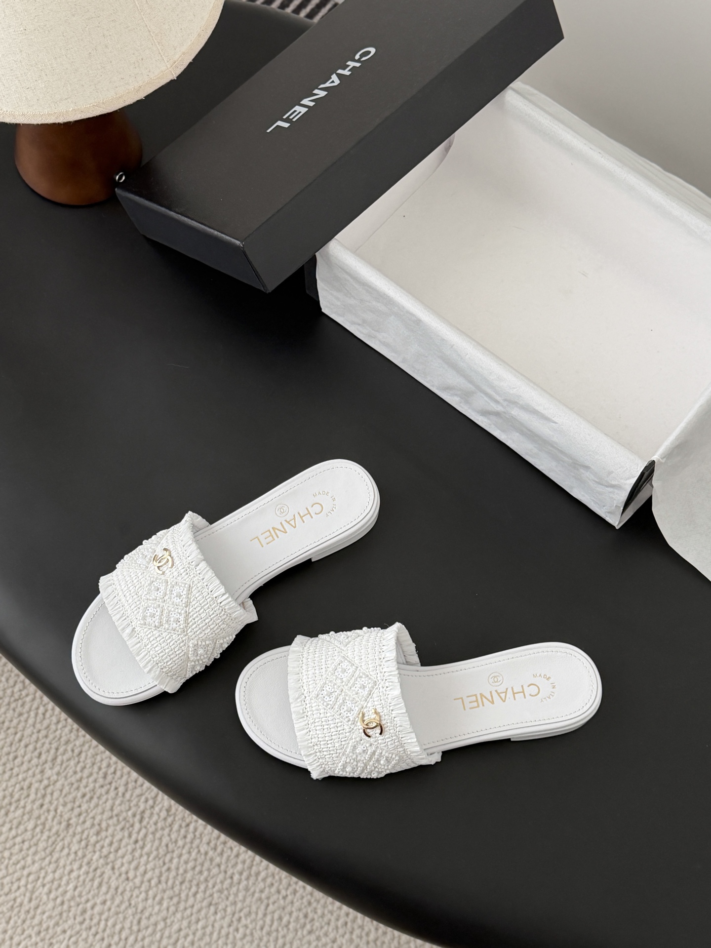 Chanel 26C春夏新款全系列链条拖鞋全系列首发 专柜有的我都有！高版本高品质鞋面牛皮/原版面料 内