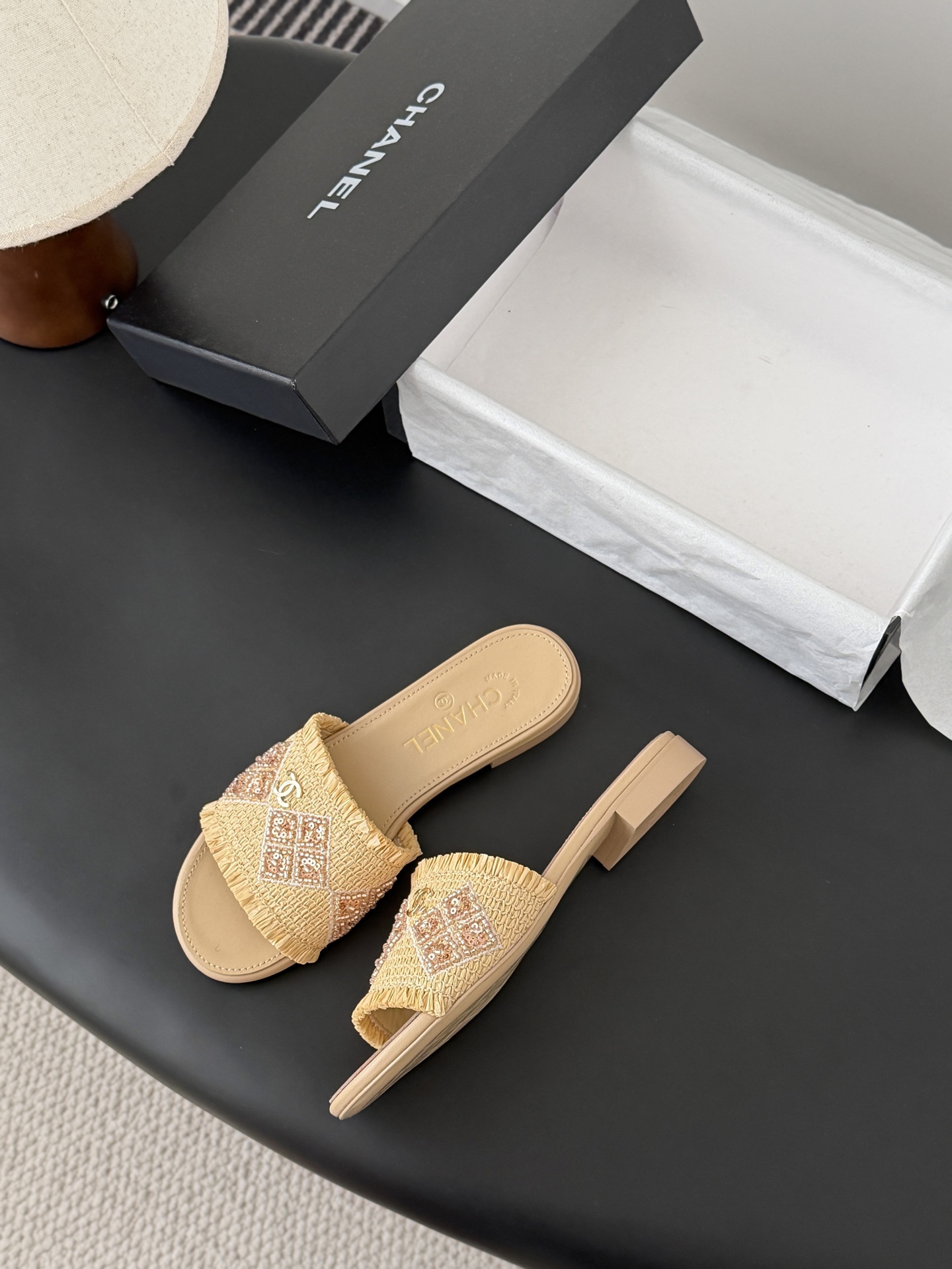 Chanel 26C春夏新款全系列链条拖鞋全系列首发 专柜有的我都有！高版本高品质鞋面牛皮/原版面料 内