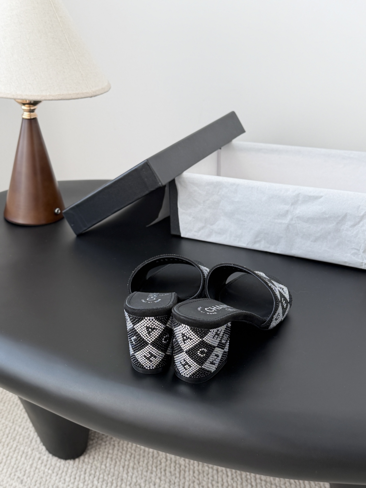 Chanel 26K早春系列烫钻拖鞋新款抢先发售原版烫钻工艺 内里垫脚羊皮 真皮大底Size:35-39