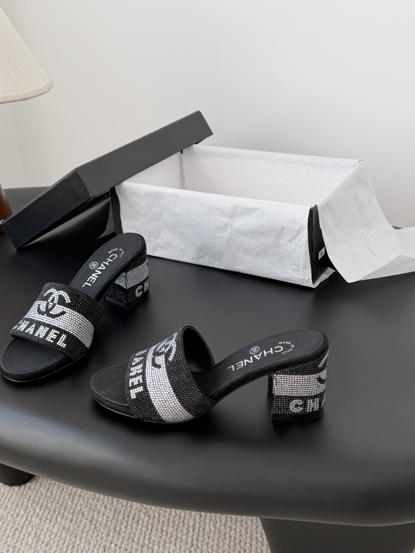 Chanel 26K早春系列烫钻拖鞋新款抢先发售原版烫钻工艺 内里垫脚羊皮 真皮大底Size:35-39