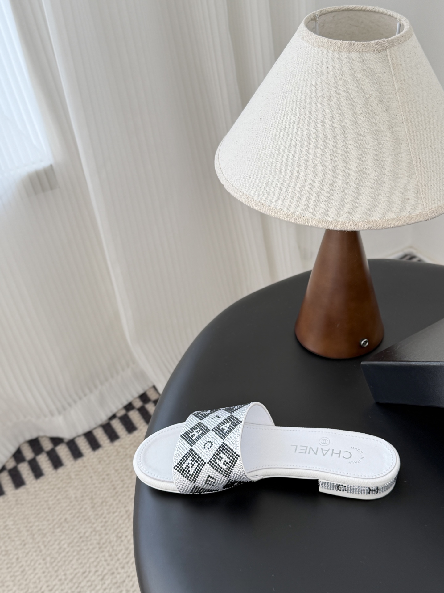 Chanel 26K早春系列烫钻拖鞋新款抢先发售原版烫钻工艺 内里垫脚羊皮 真皮大底Size:35-39