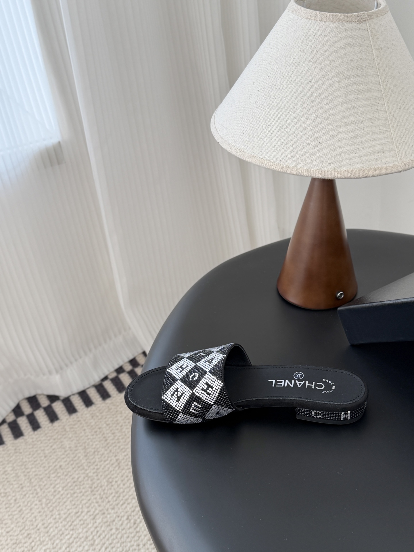 Chanel 26K早春系列烫钻拖鞋新款抢先发售原版烫钻工艺 内里垫脚羊皮 真皮大底Size:35-39