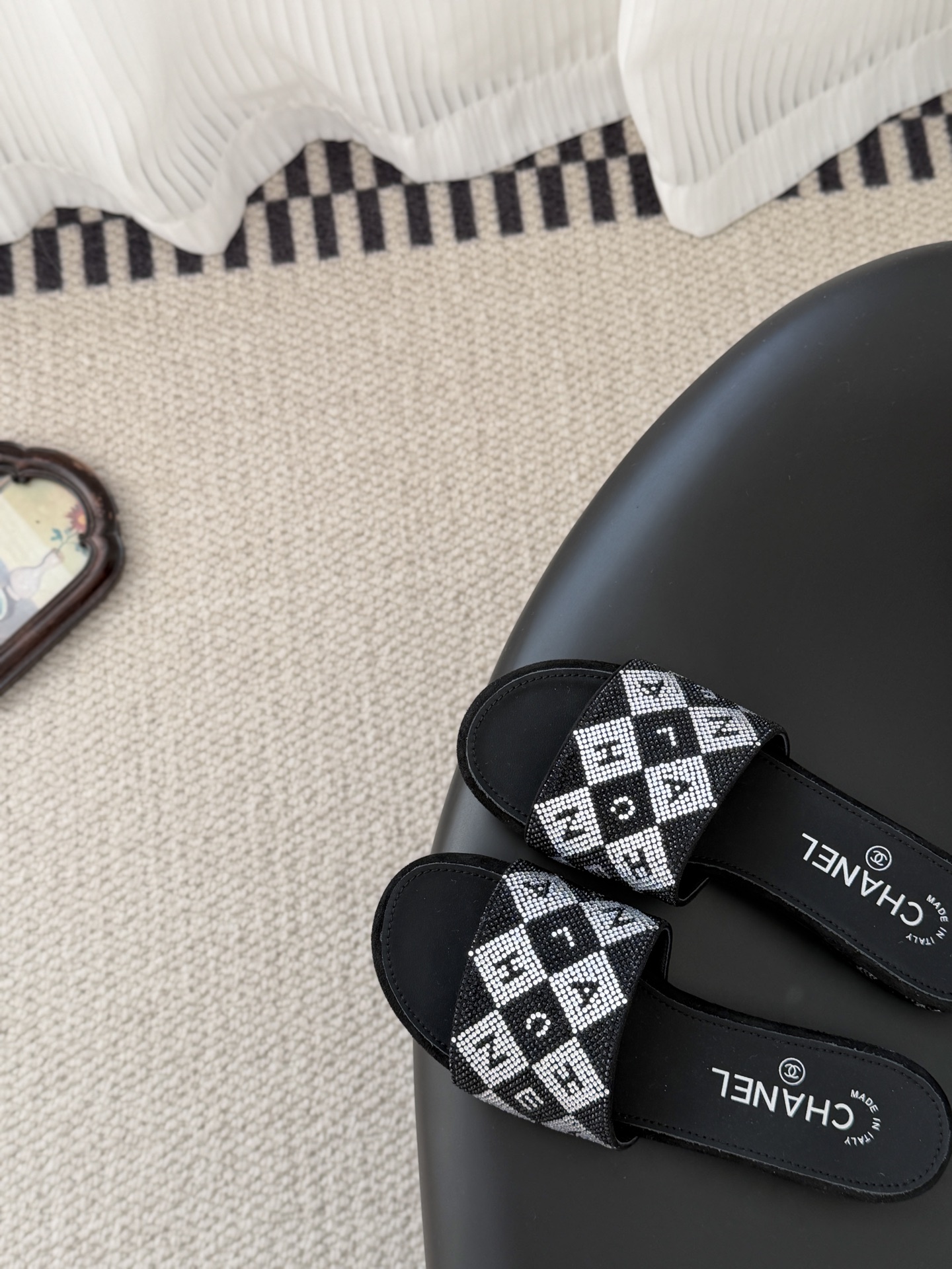 Chanel 26K早春系列烫钻拖鞋新款抢先发售原版烫钻工艺 内里垫脚羊皮 真皮大底Size:35-39