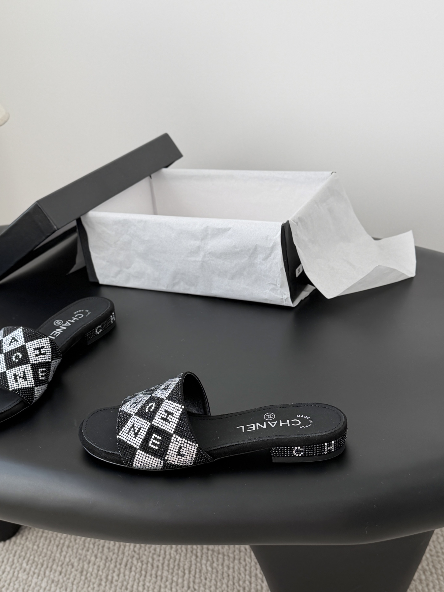 Chanel 26K早春系列烫钻拖鞋新款抢先发售原版烫钻工艺 内里垫脚羊皮 真皮大底Size:35-39