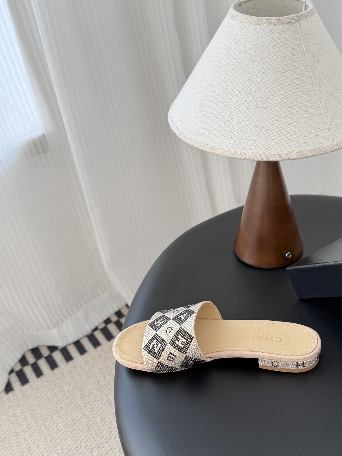 Chanel 26K早春系列烫钻拖鞋新款抢先发售原版烫钻工艺 内里垫脚羊皮 真皮大底Size:35-39