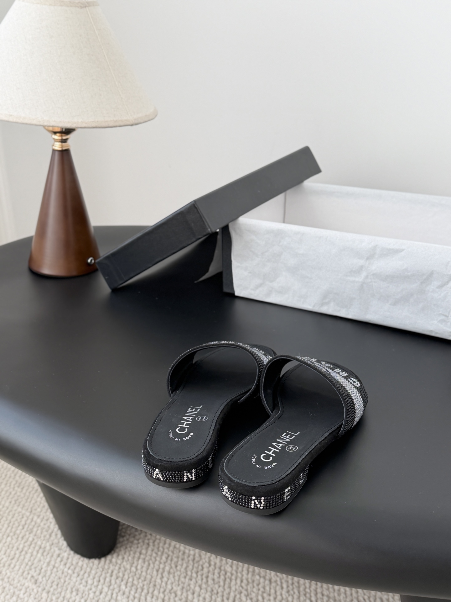 Chanel 26K早春系列烫钻拖鞋新款抢先发售原版烫钻工艺 内里垫脚羊皮 真皮大底Size:35-39