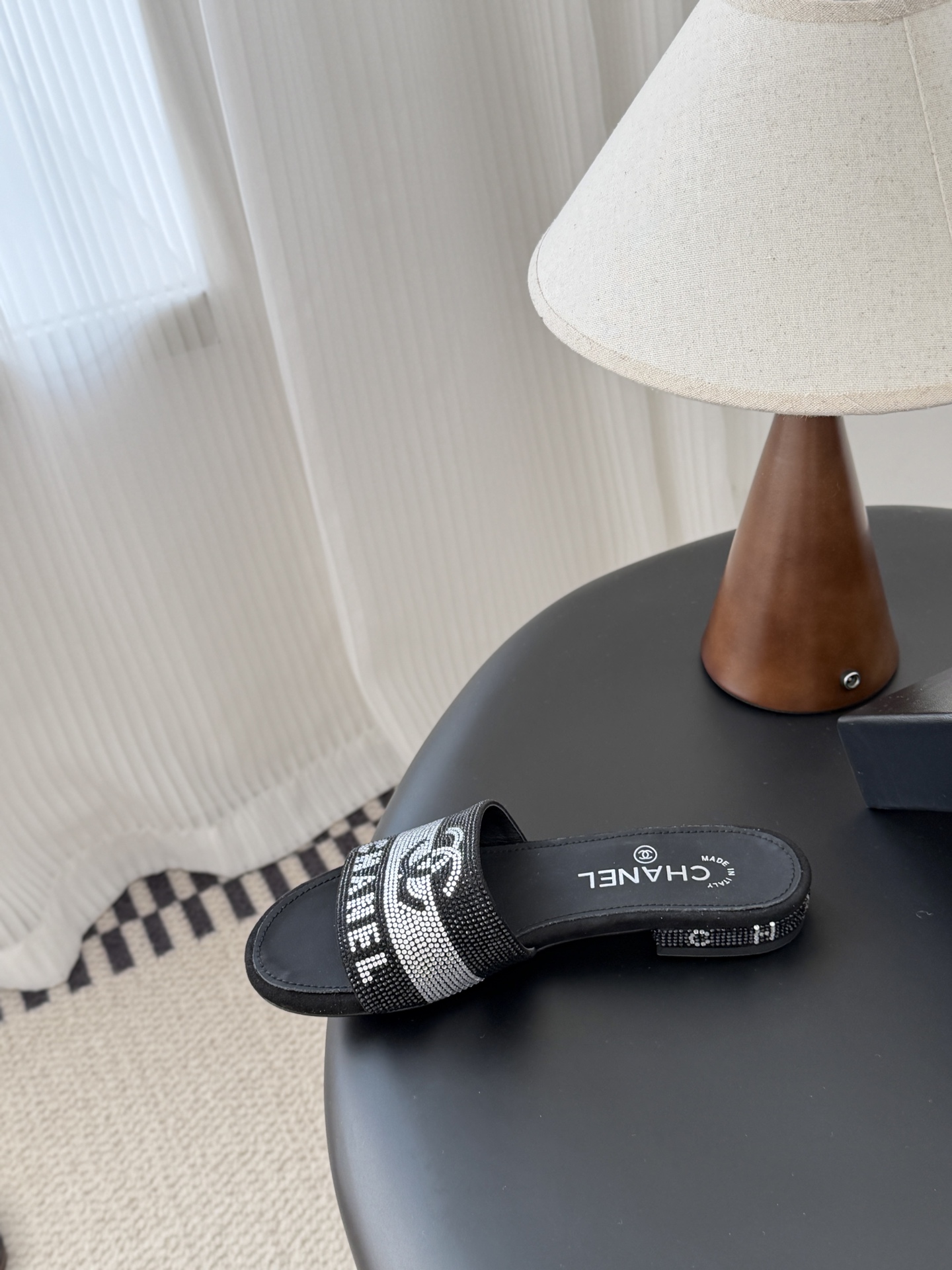 Chanel 26K早春系列烫钻拖鞋新款抢先发售原版烫钻工艺 内里垫脚羊皮 真皮大底Size:35-39