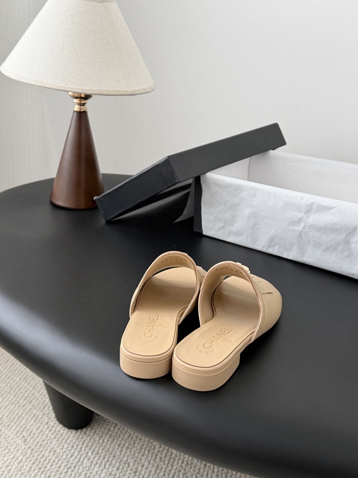 Chanel 26C新款流苏双C扣拖鞋回归的经典流苏设计 特别Vintage 复古味十足乐福鞋也长到了审