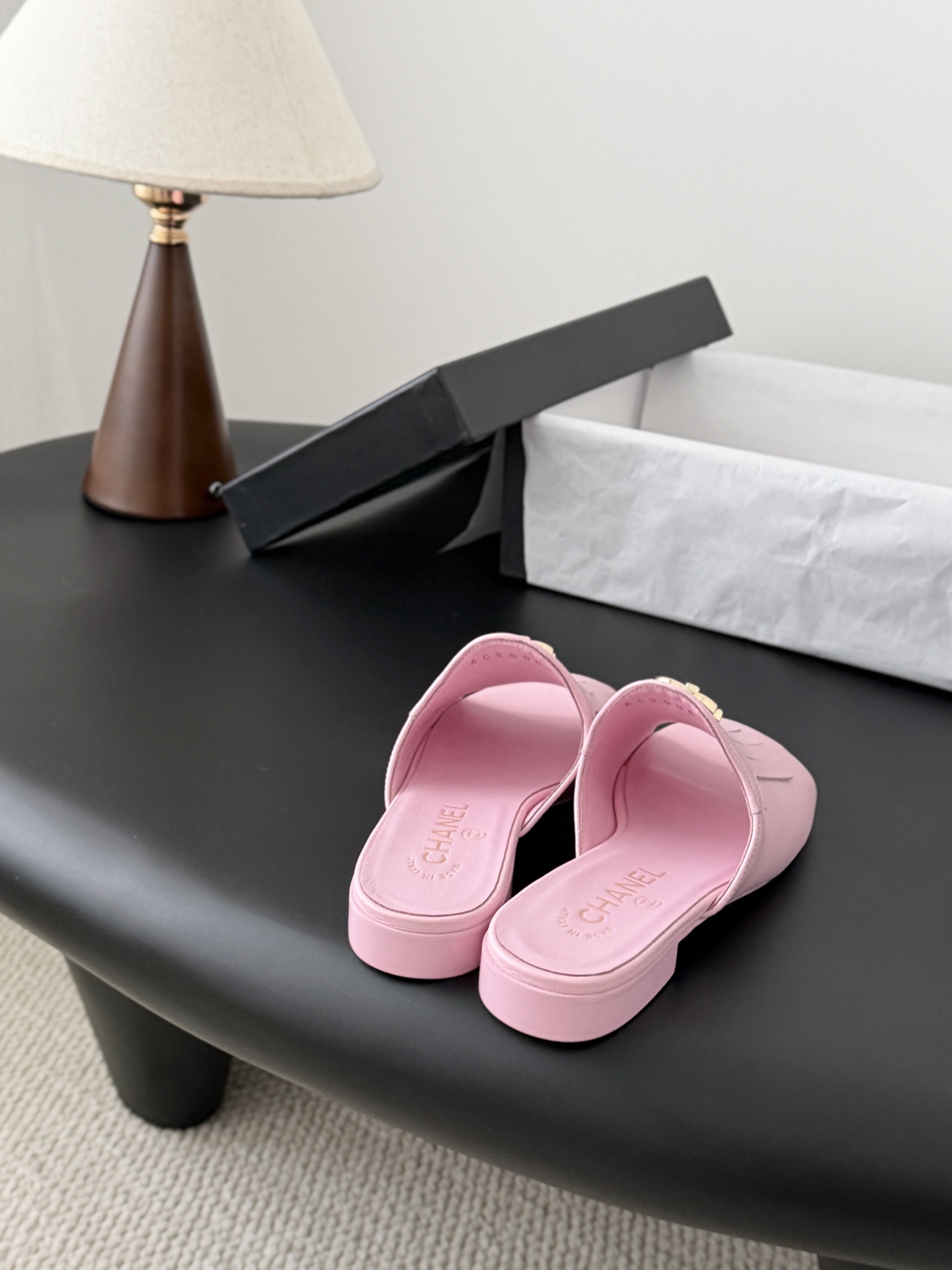 Chanel 26C新款流苏双C扣拖鞋回归的经典流苏设计 特别Vintage 复古味十足乐福鞋也长到了审