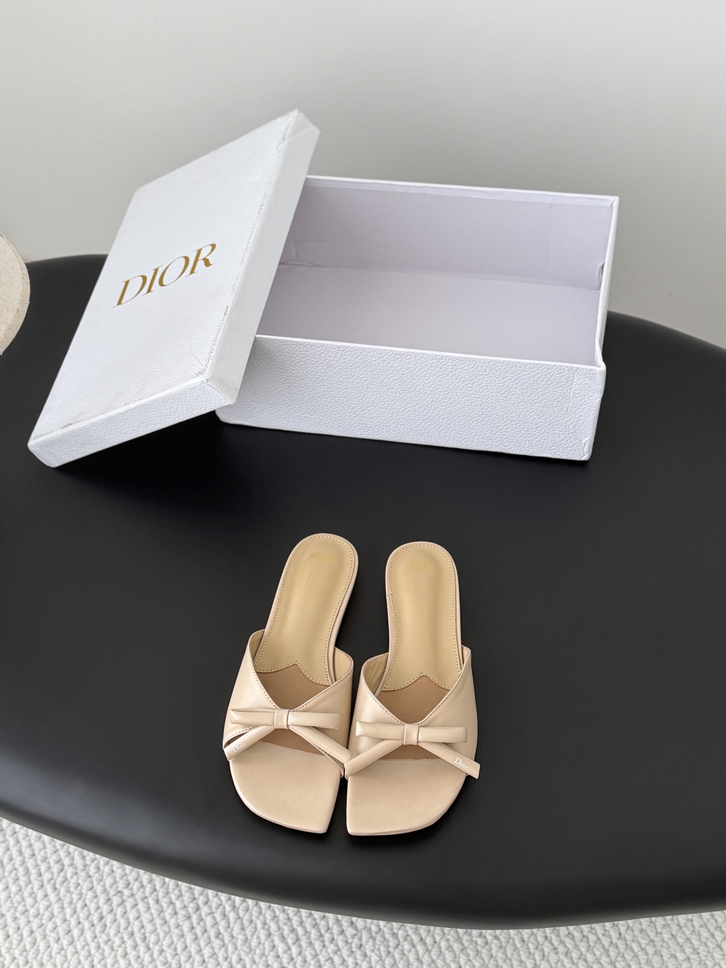 NO:781642,Dior Dior 26 spring and summer new Mary Jane sandals, high version and high quality, upper cowhide, sheepskin lining, leather outsole 8.5cm Size: 35-39, other sizes are customized, slippers and sandals, dior, dior, sandals, mary jane, slippers, cowhide, sheepskin, Leather soles19860909Dior 迪奥26春夏新款玛丽珍凉鞋 高版本高品质 鞋面牛皮 内里羊皮 真皮大底 8.5cm Size:35-39 其它码数定做,拖鞋凉鞋,dior,dior,sandals,mary jane,slippers,cowhide,sheepskin,Leather soles,Women's Shoes
