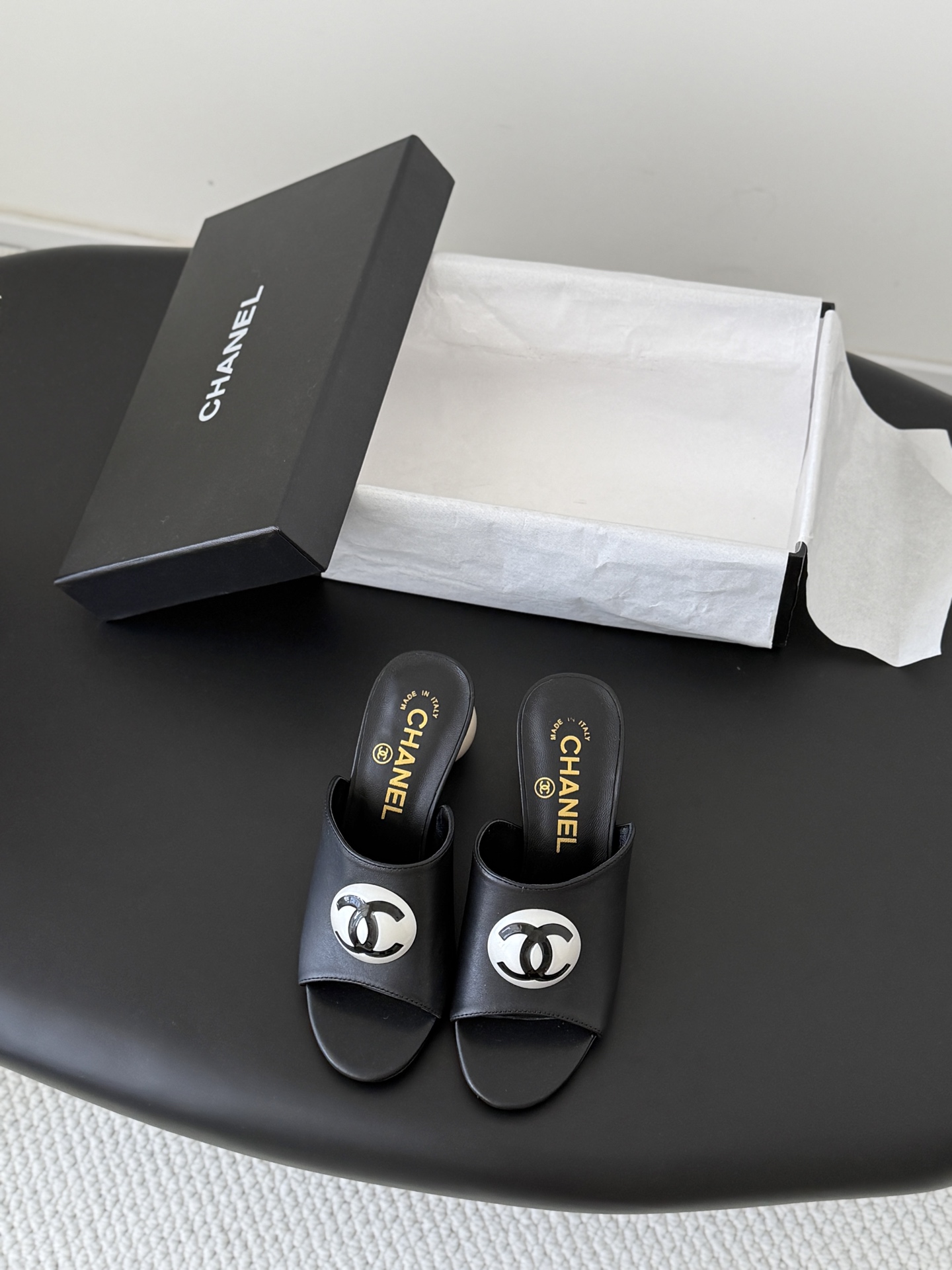 Chanel Chanel 26新款珍珠玛丽珍拖鞋