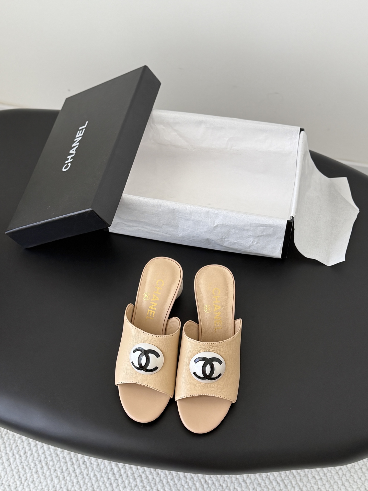Chanel Chanel 26新款珍珠玛丽珍拖鞋