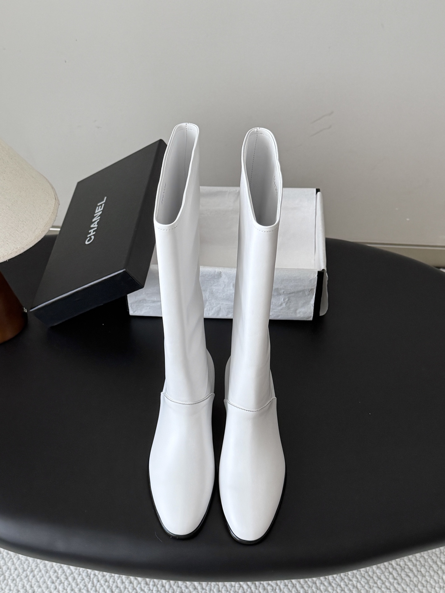 NO:922393,Chanel 26K new Mary Jane catwalk boots top version!  Early sale. Cowhide upper, sheepskin lining, genuine leather outsole, sizes 35-39, other sizes customized, boots, chanel, boots, mary jane, cowhide, sheepskin, Leather soles19860909Chanel 26K新款玛丽珍走秀款长靴 顶级版本！抢先发售 鞋面牛皮 内里羊皮 真皮大底 码数35-39 其他码数定做,靴子,chanel,boots,mary jane,cowhide,sheepskin,Leather soles,Women's Shoes