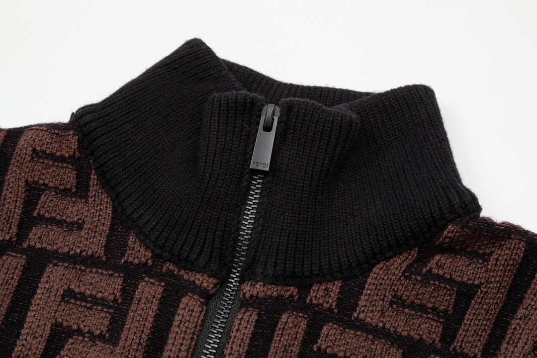 Fendi SS24 High-Quality Knit Dress: Brown & Black, Classic Design with Branded Details - 图片 2