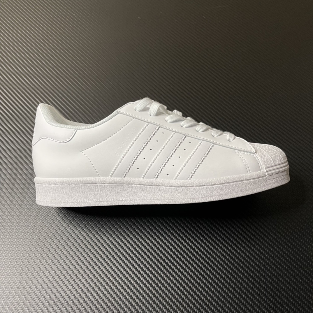 【纯原】!AD Originals Superstar 经典贝壳头休闲板鞋 纯白 !
货号:EG496