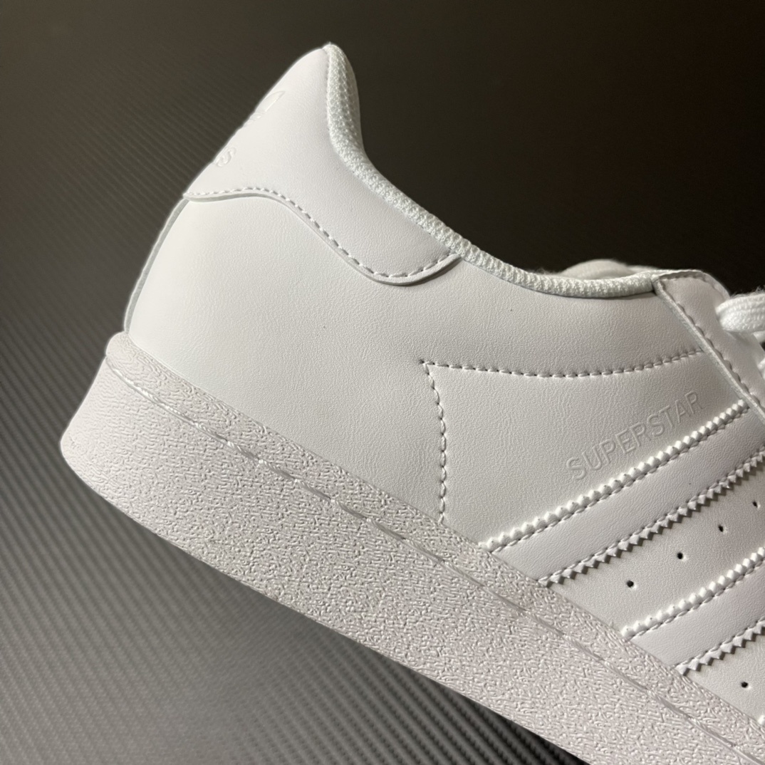 【纯原】!AD Originals Superstar 经典贝壳头休闲板鞋 纯白 !
货号:EG496