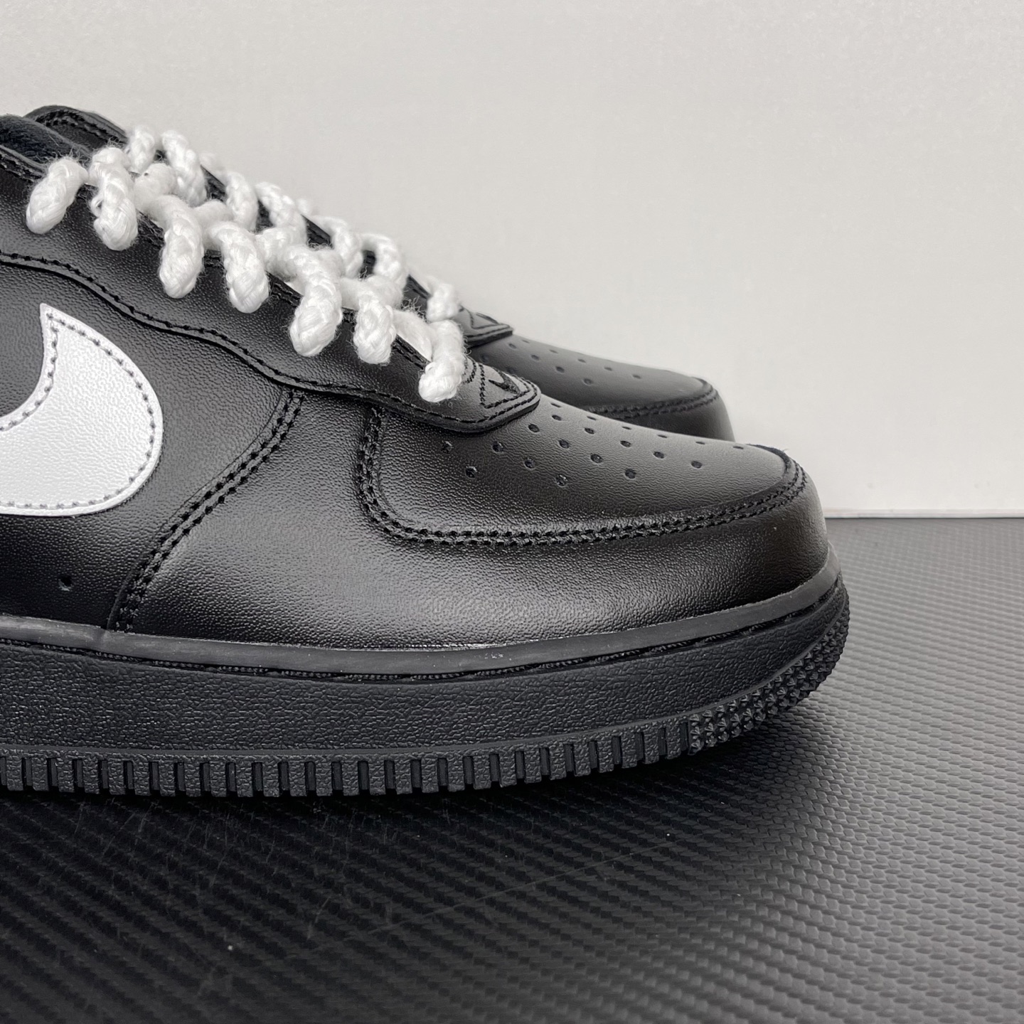SupremexNK Air Force 1 空军一号经典联名低帮板鞋 黑色！货号：CU9225-001
