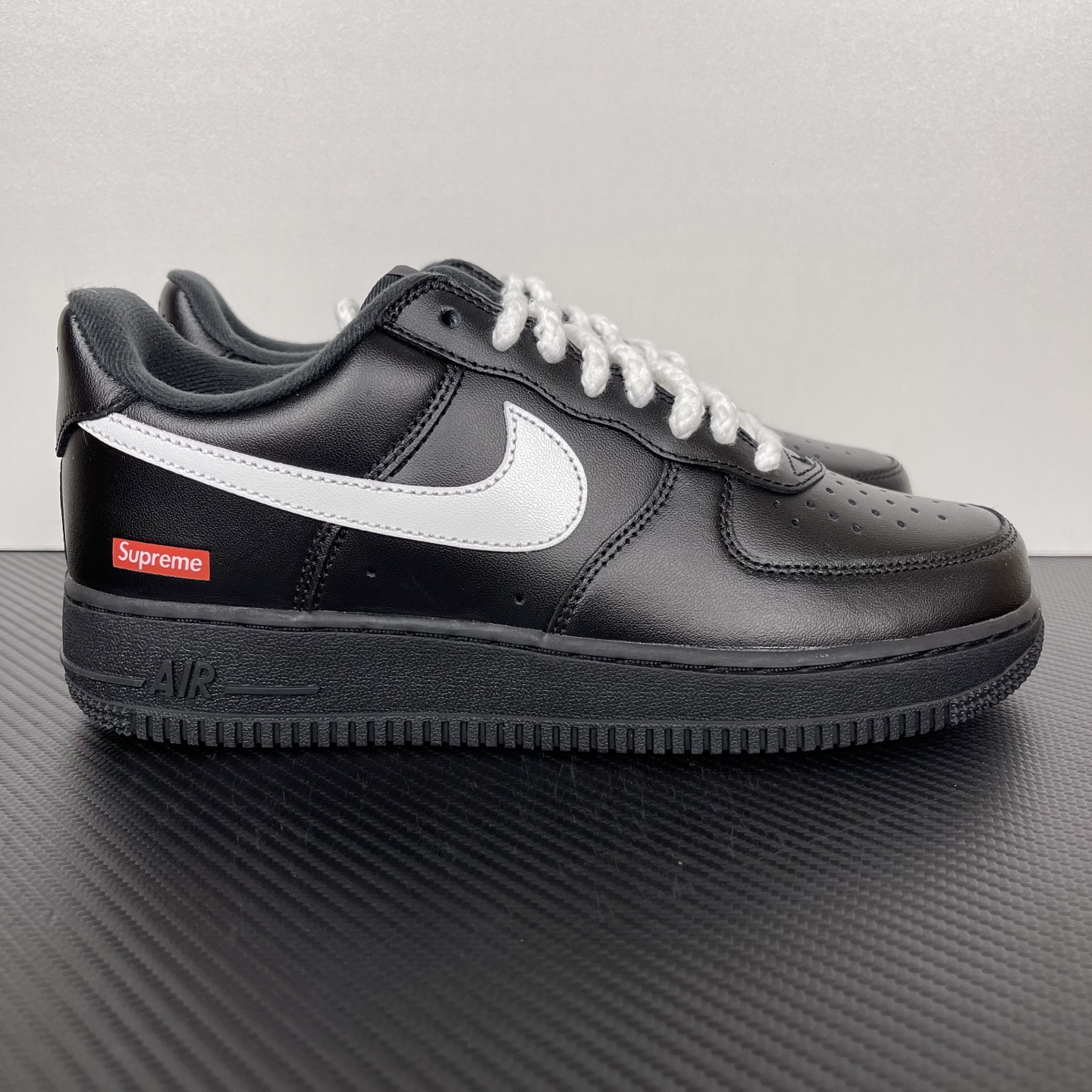 SupremexNK Air Force 1 空军一号经典联名低帮板鞋 黑色！货号：CU9225-001