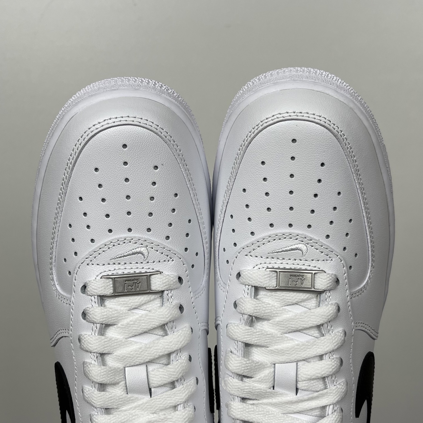 SupremexNK Air Force 1 空军一号经典联名低帮板鞋 白色！货号：CU9225-102