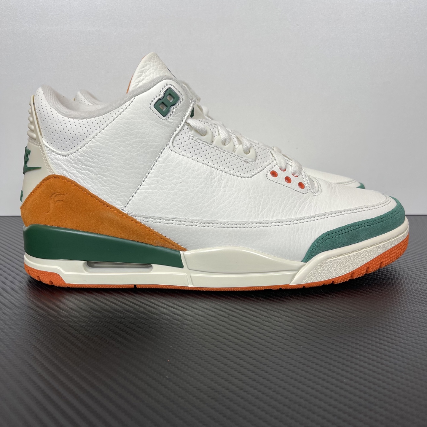 Solefly x Jordan Air Jordan 3 IF4491-100