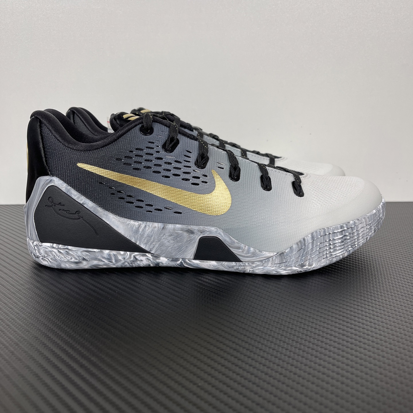 Kobe 9 Low Protro EM Mambacita FZ7333-002