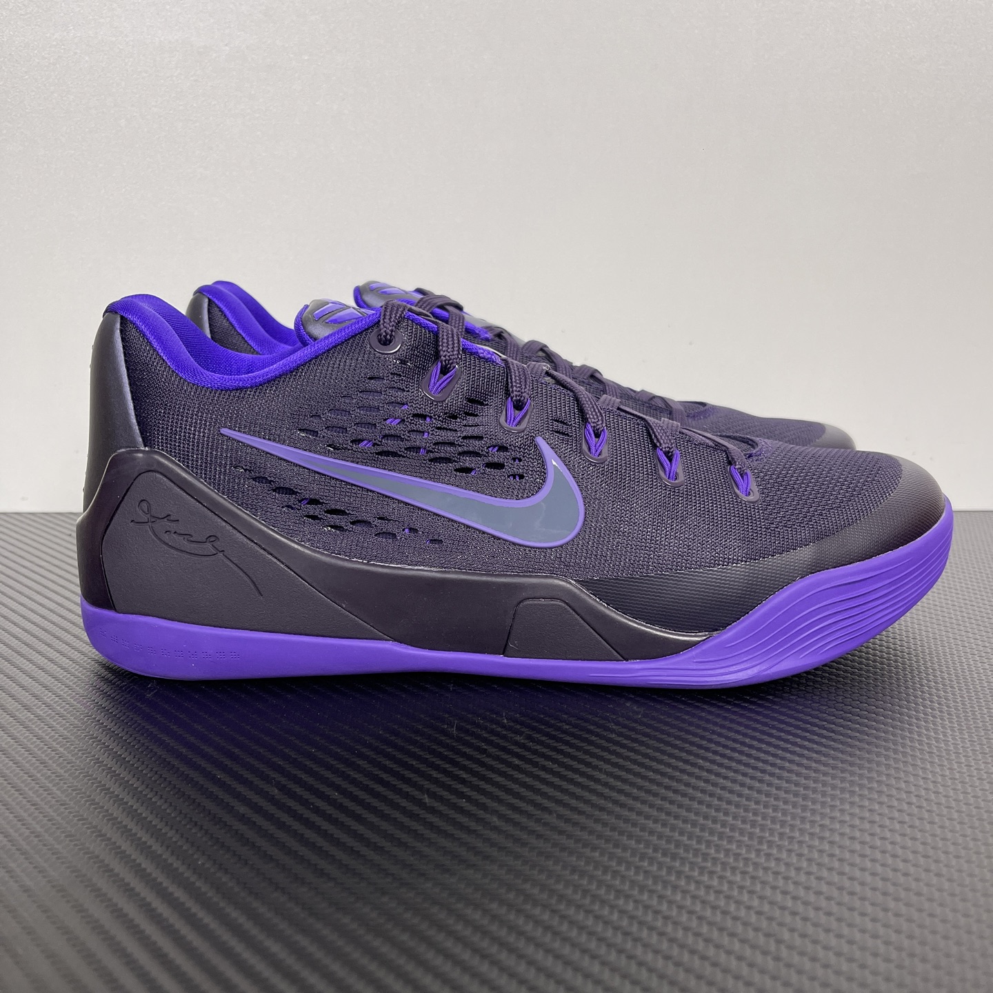 Nike Kobe 9 IH1401-500