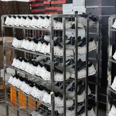 GX 昂跑系列正式出货 首发配色 工厂素材👇 昂跑On Cloudtilt 网布 白黑舒适百搭 跑鞋 防滑耐磨透气 低帮 GX 昂跑系列正式出货 首发配色 工厂素材👇 昂跑On Cloudtilt 网布 白黑舒适百搭 跑鞋 防滑耐磨透气 低帮