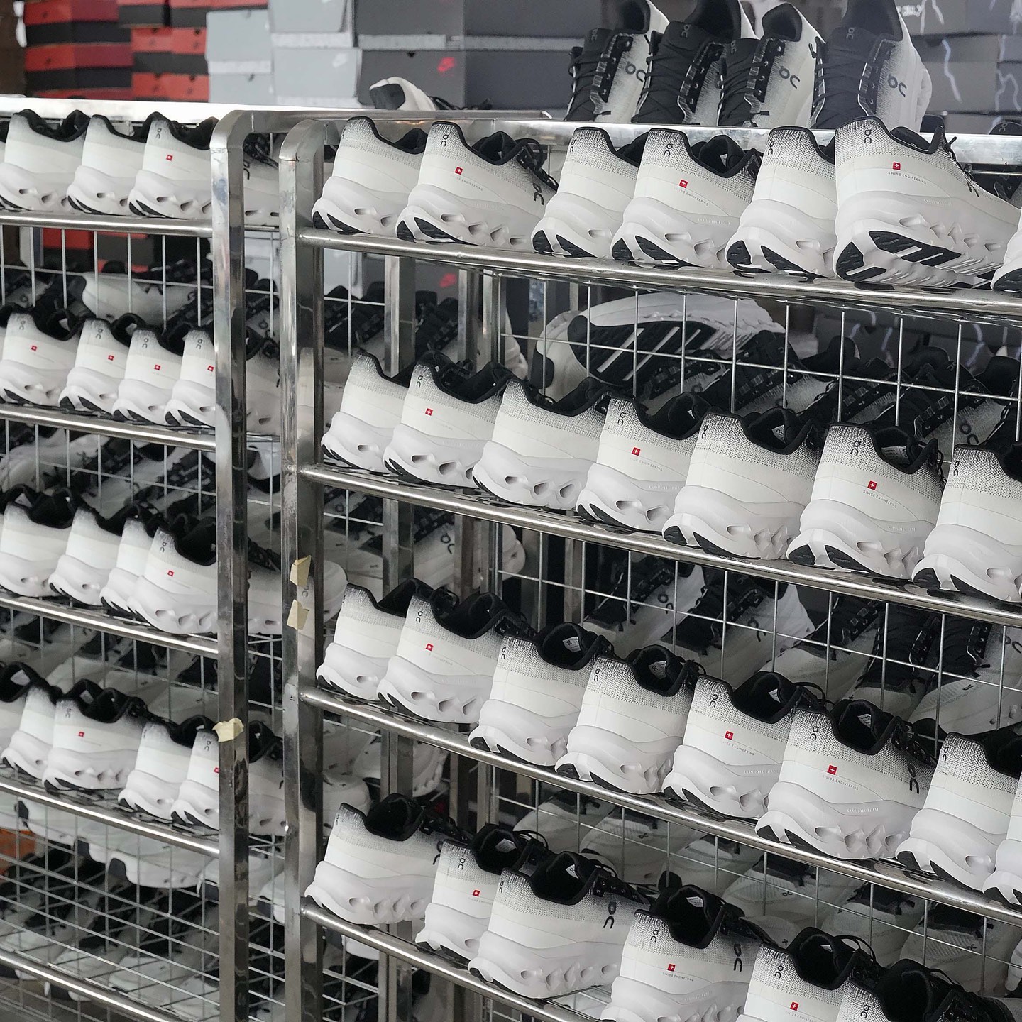 GX 昂跑系列正式出货 首发配色 工厂素材👇 昂跑On Cloudtilt 网布 白黑舒适百搭 跑鞋 防滑耐磨透气 低帮 GX 昂跑系列正式出货 首发配色 工厂素材👇 昂跑On Cloudtilt 网布 白黑舒适百搭 跑鞋 防滑耐磨透气 低帮