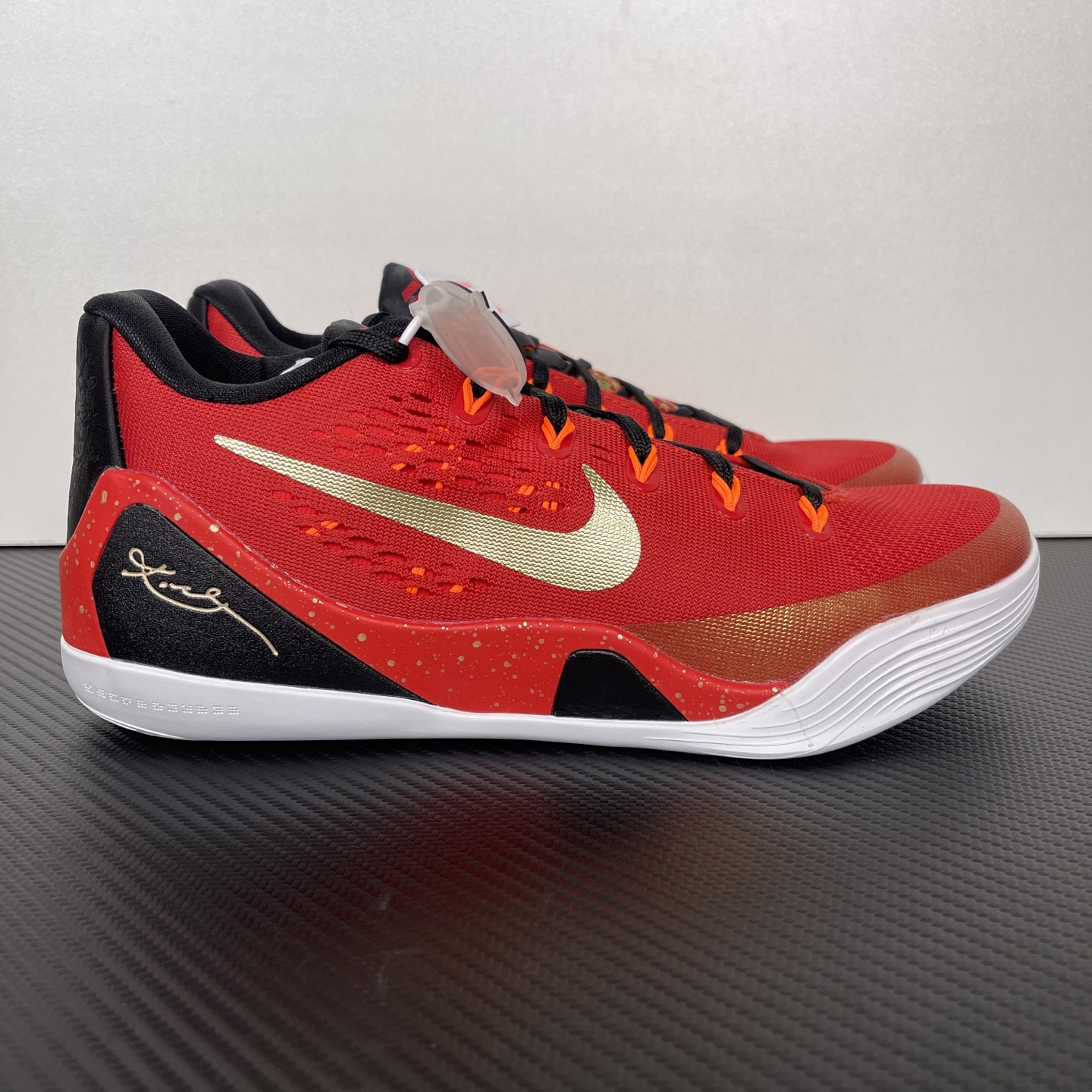 Nike Kobe 9 Low EM Think Pink PEI H1400-600
