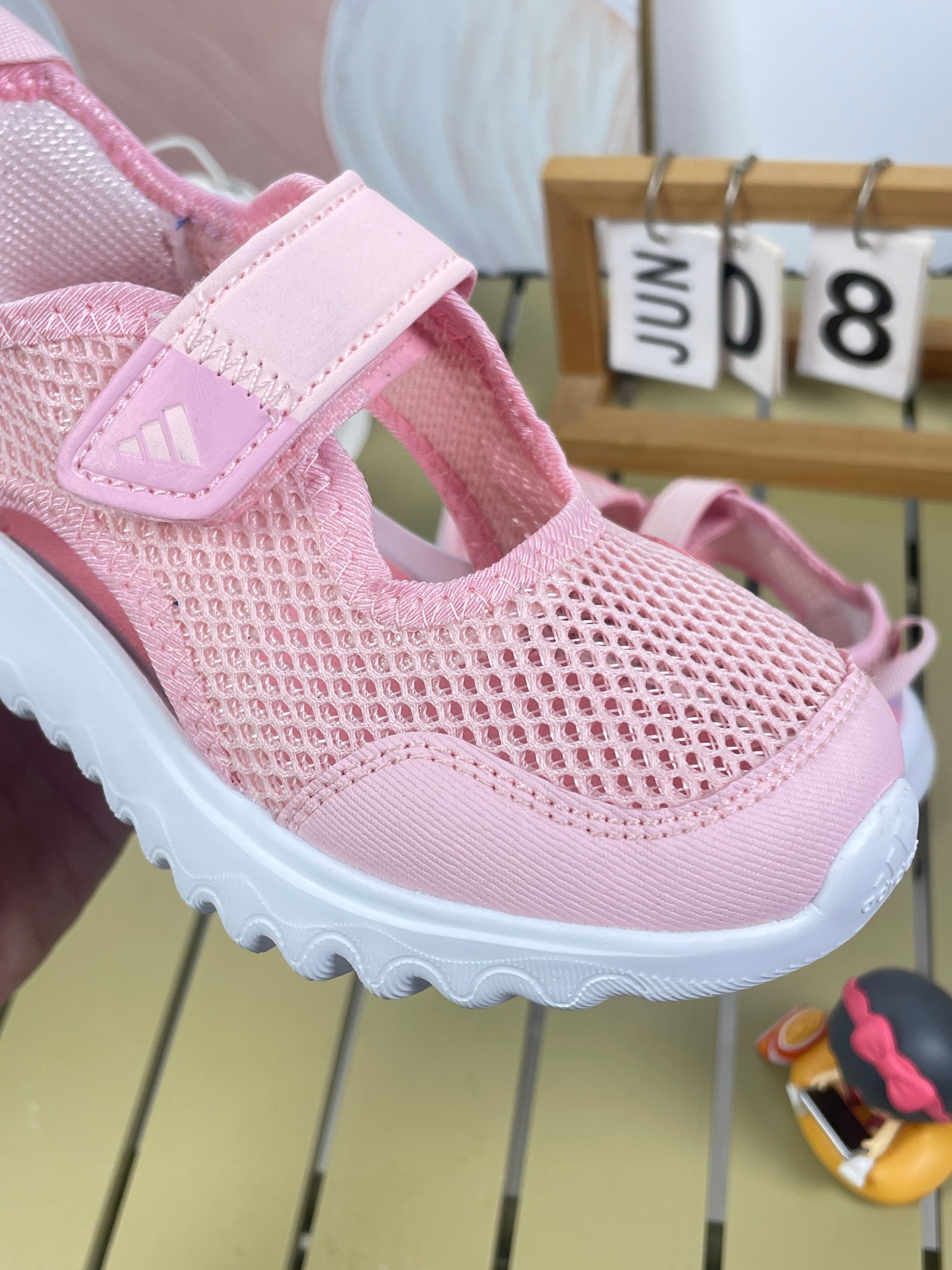 图片[4]-AD儿童凉鞋 2025凉鞋新款介绍： 新款儿童凉鞋采用EVA材质，柔软轻便，透气舒适。防滑鞋底，安全可靠，网布设计，适合各种沙滩，学校，场景时尚可爱，让宝宝爱上穿鞋。尺码24-37大厂同源出品品质保证-选品中心