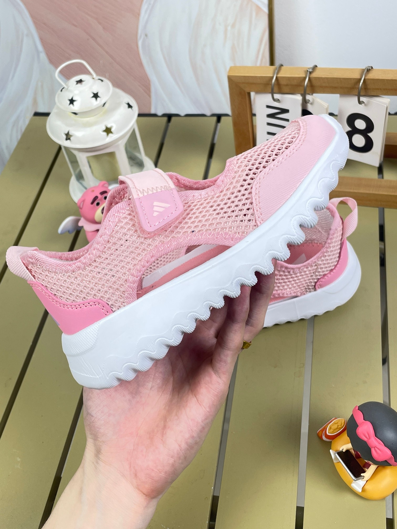 图片[7]-AD儿童凉鞋 2025凉鞋新款介绍： 新款儿童凉鞋采用EVA材质，柔软轻便，透气舒适。防滑鞋底，安全可靠，网布设计，适合各种沙滩，学校，场景时尚可爱，让宝宝爱上穿鞋。尺码24-37大厂同源出品品质保证-选品中心