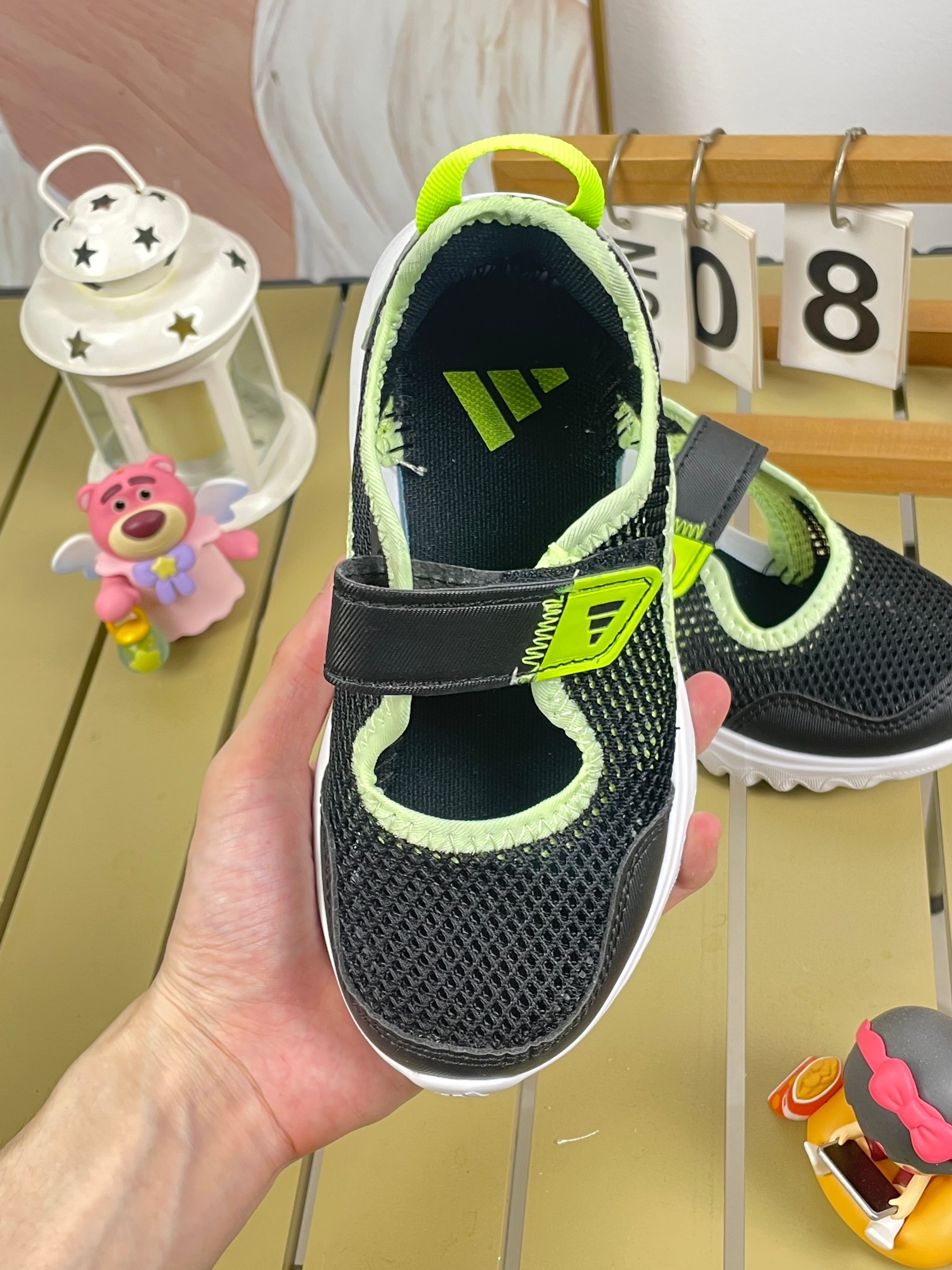 图片[4]-AD儿童凉鞋 2025凉鞋新款介绍： 新款儿童凉鞋采用EVA材质，柔软轻便，透气舒适。防滑鞋底，安全可靠，网布设计，适合各种沙滩，学校，场景时尚可爱，让宝宝爱上穿鞋。尺码24-37大厂同源出品品质保证-选品中心