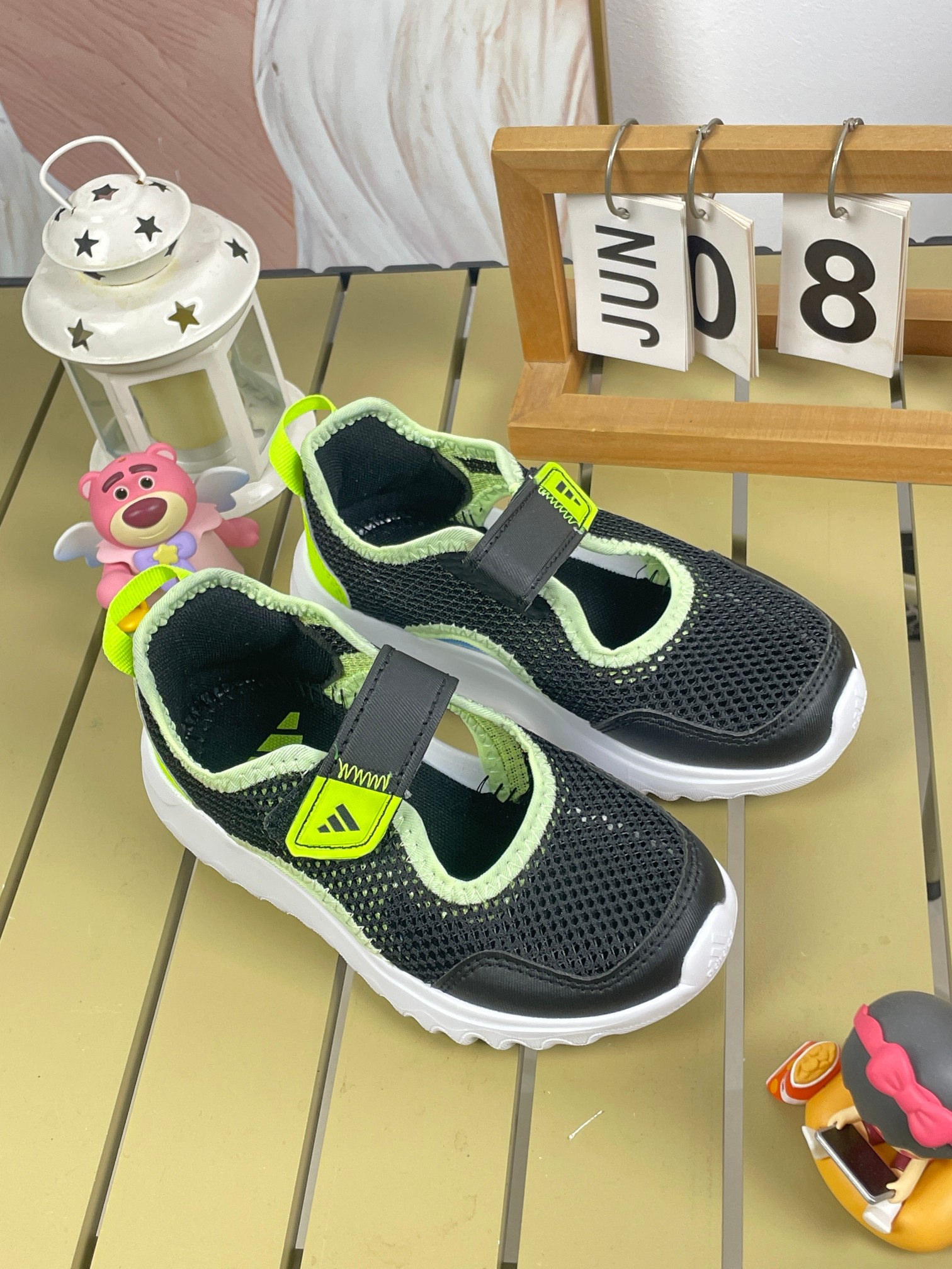 图片[2]-AD儿童凉鞋 2025凉鞋新款介绍： 新款儿童凉鞋采用EVA材质，柔软轻便，透气舒适。防滑鞋底，安全可靠，网布设计，适合各种沙滩，学校，场景时尚可爱，让宝宝爱上穿鞋。尺码24-37大厂同源出品品质保证-选品中心