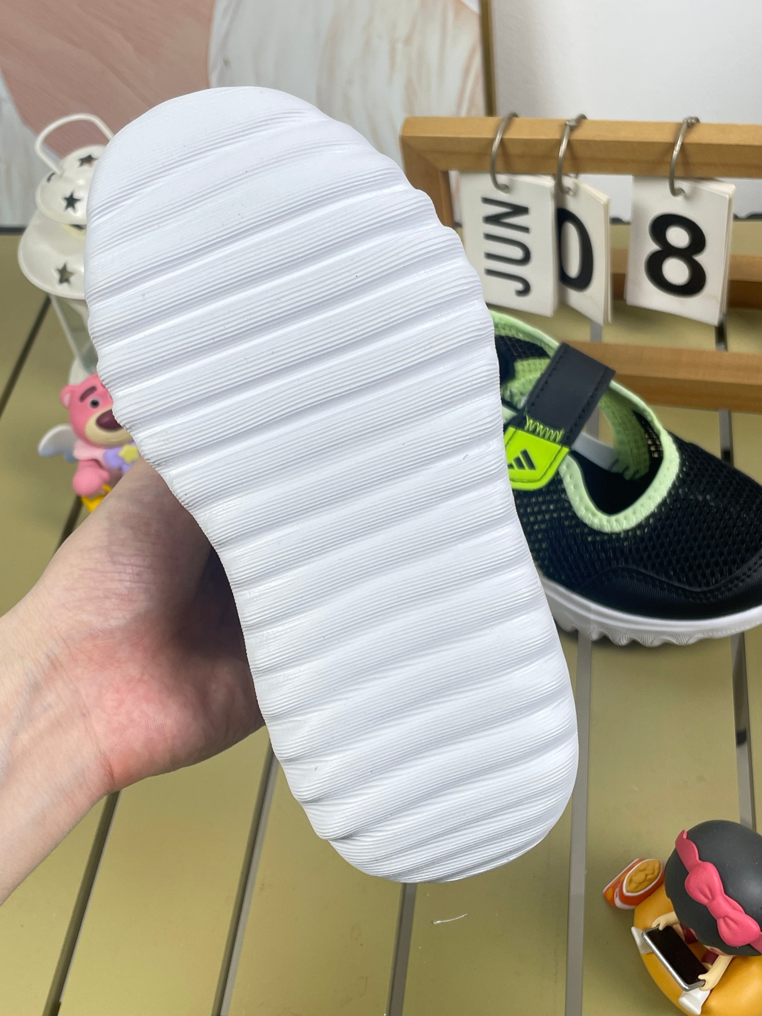 图片[8]-AD儿童凉鞋 2025凉鞋新款介绍： 新款儿童凉鞋采用EVA材质，柔软轻便，透气舒适。防滑鞋底，安全可靠，网布设计，适合各种沙滩，学校，场景时尚可爱，让宝宝爱上穿鞋。尺码24-37大厂同源出品品质保证-选品中心