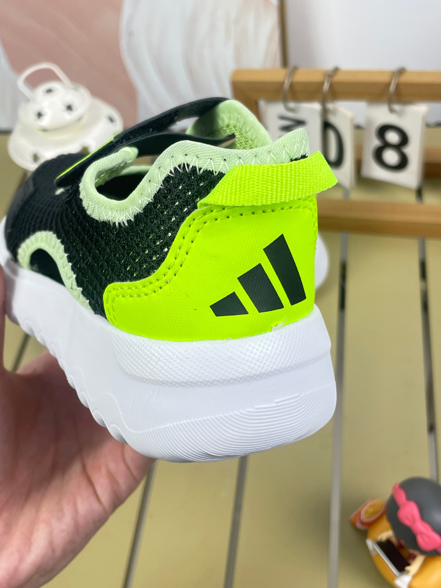 图片[7]-AD儿童凉鞋 2025凉鞋新款介绍： 新款儿童凉鞋采用EVA材质，柔软轻便，透气舒适。防滑鞋底，安全可靠，网布设计，适合各种沙滩，学校，场景时尚可爱，让宝宝爱上穿鞋。尺码24-37大厂同源出品品质保证-选品中心