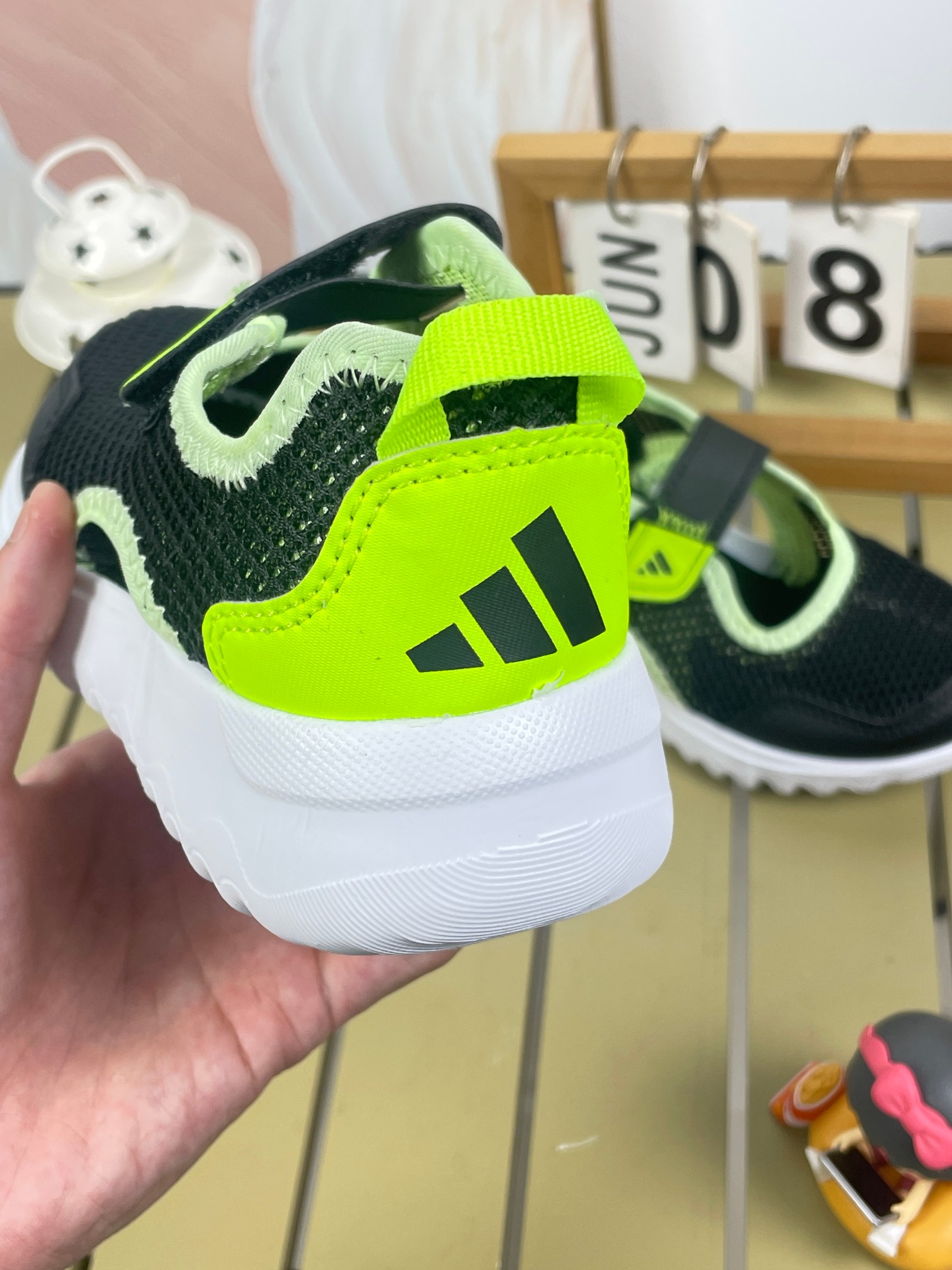 图片[6]-AD儿童凉鞋 2025凉鞋新款介绍： 新款儿童凉鞋采用EVA材质，柔软轻便，透气舒适。防滑鞋底，安全可靠，网布设计，适合各种沙滩，学校，场景时尚可爱，让宝宝爱上穿鞋。尺码24-37大厂同源出品品质保证-选品中心