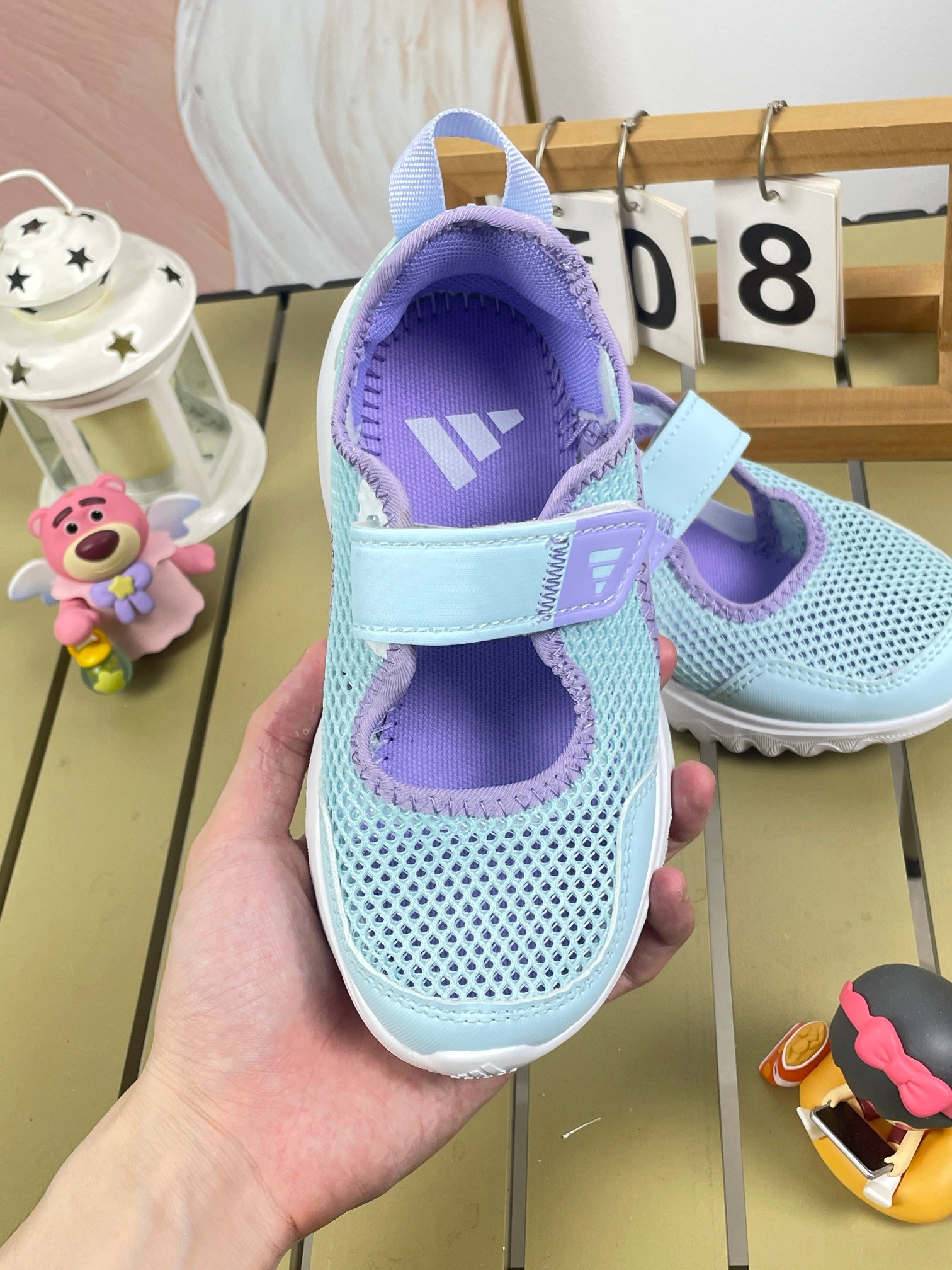 图片[8]-AD儿童凉鞋 2025凉鞋新款介绍： 新款儿童凉鞋采用EVA材质，柔软轻便，透气舒适。防滑鞋底，安全可靠，网布设计，适合各种沙滩，学校，场景时尚可爱，让宝宝爱上穿鞋。尺码24-37大厂同源出品品质保证-选品中心