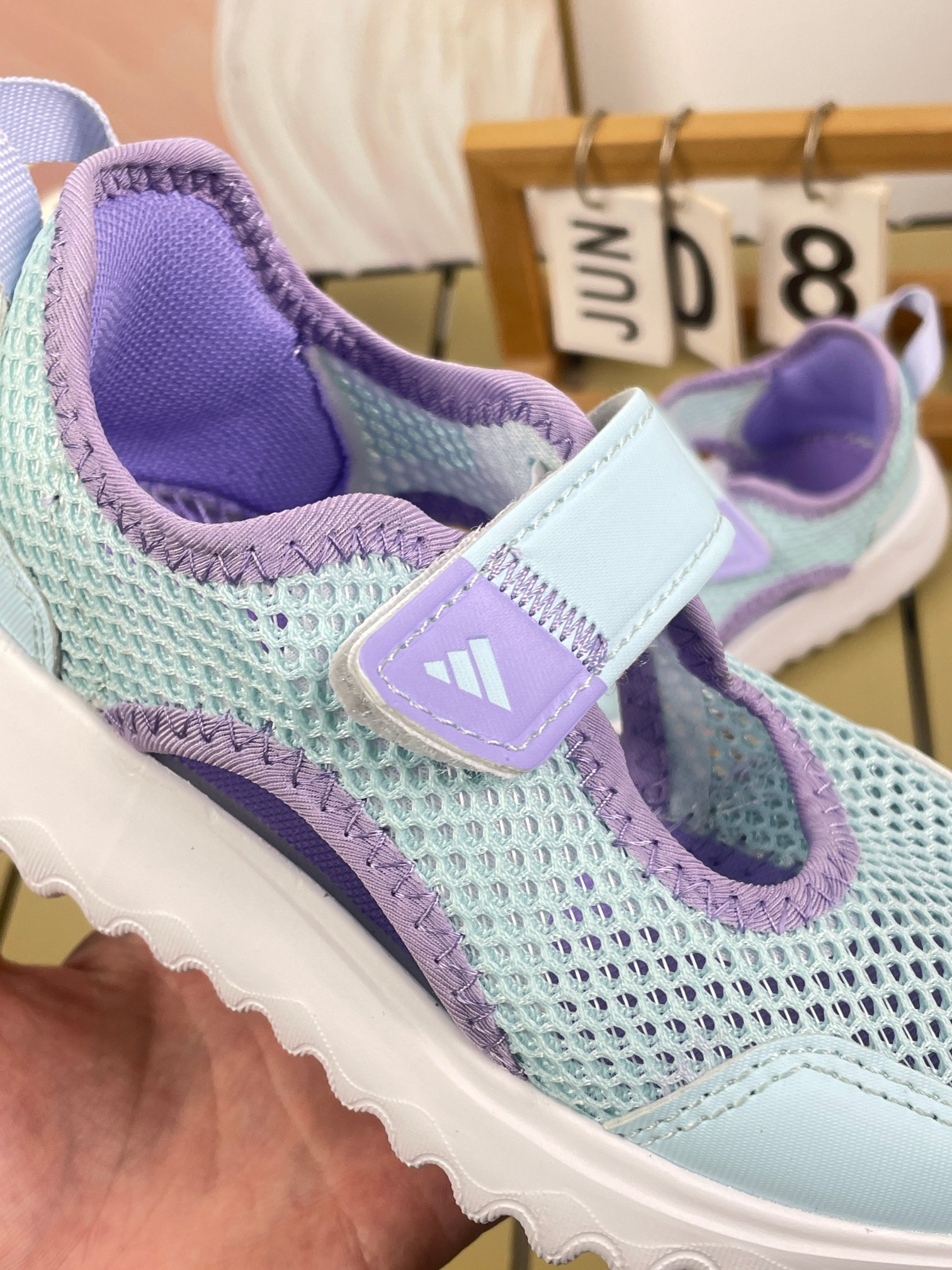 图片[6]-AD儿童凉鞋 2025凉鞋新款介绍： 新款儿童凉鞋采用EVA材质，柔软轻便，透气舒适。防滑鞋底，安全可靠，网布设计，适合各种沙滩，学校，场景时尚可爱，让宝宝爱上穿鞋。尺码24-37大厂同源出品品质保证-选品中心